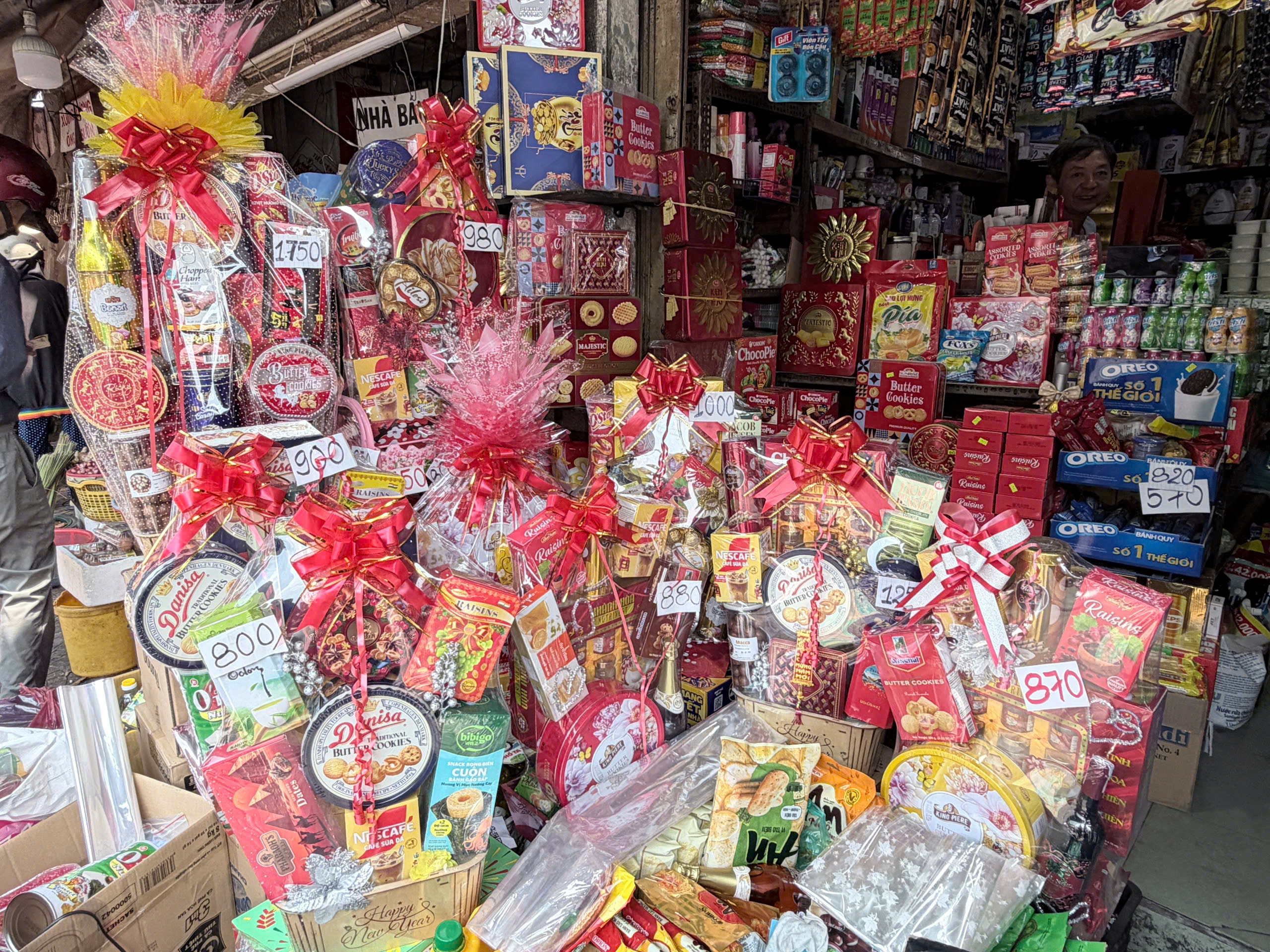 TP. Hồ Chí Minh: Đa dạng phân khúc thị trường giỏ quà Tết 2026