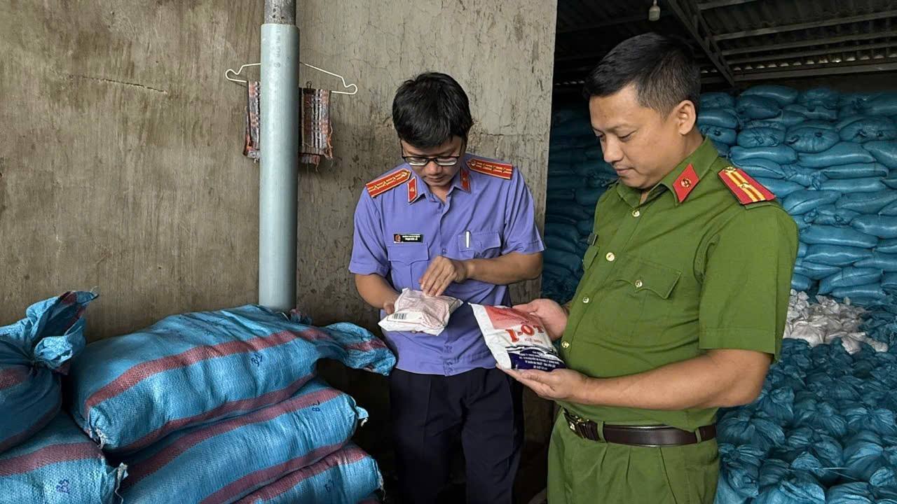 Đắk Lắk: Khởi tố nữ giám đốc sản xuất hơn 1.700 tấn muối i-ốt giả