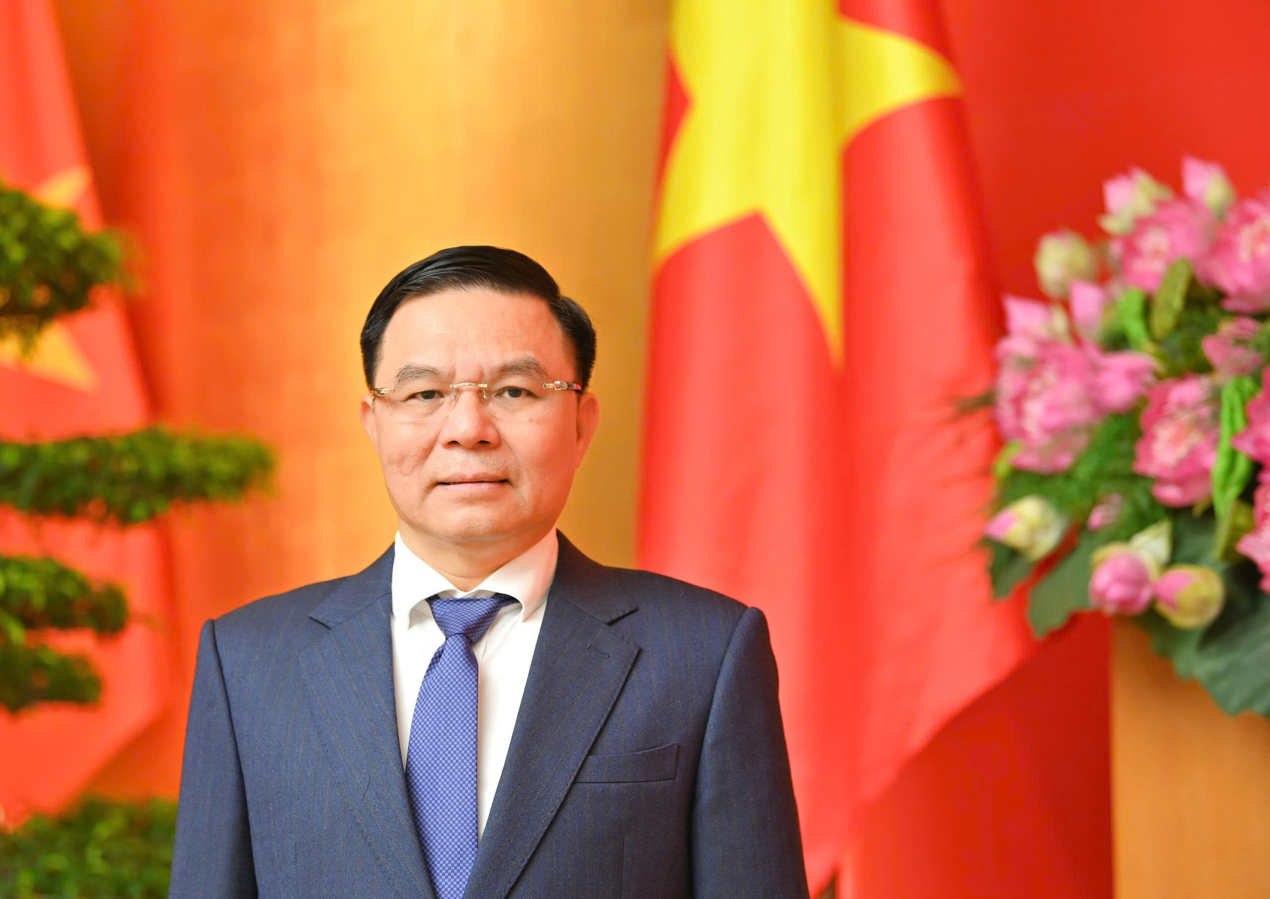 Quyền Bộ trưởng Lê Mạnh Hùng gửi thư chúc mừng năm mới tới các thế hệ cán bộ, công chức, viên chức và người lao động ngành Công Thương