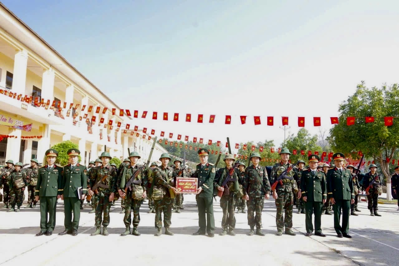 Điện Biên: Ấm tình quân dân trước thời khắc giao thừa