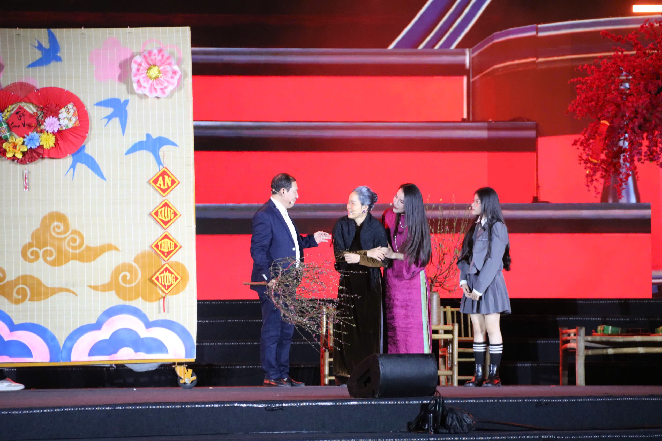 Hải Phòng: Hàng vạn người dân hòa chung cảm xúc đón năm mới 2026