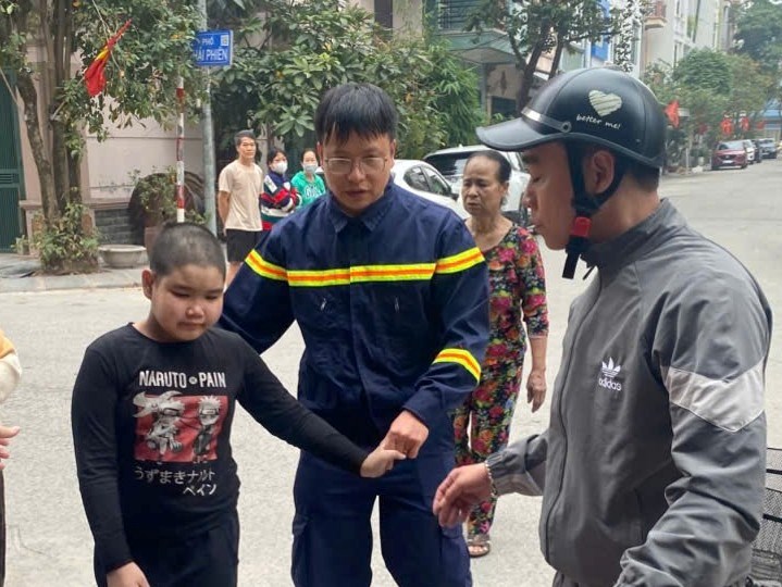 Hải Phòng: Kịp thời cứu 2 người trong vụ cháy ở phường Gia Viên