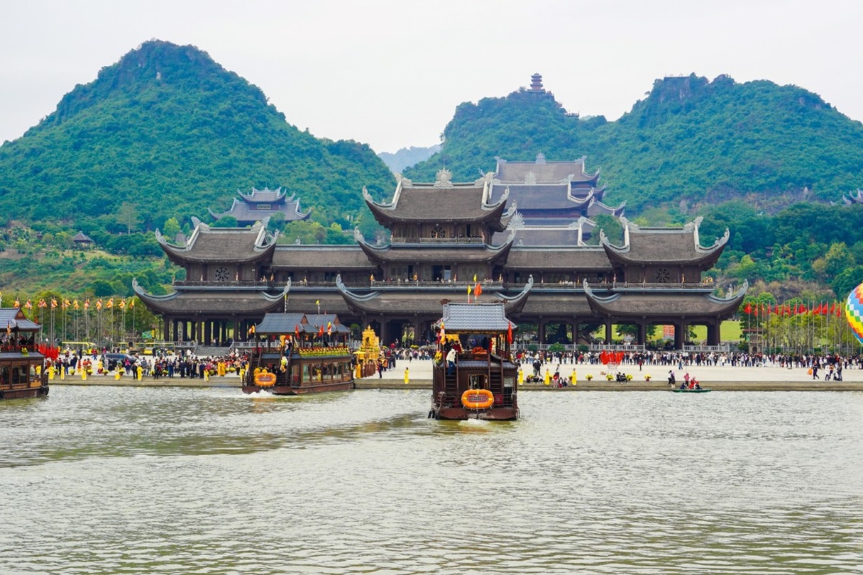 Ninh Bình rộn ràng mùa lễ hội đầu xuân 2026