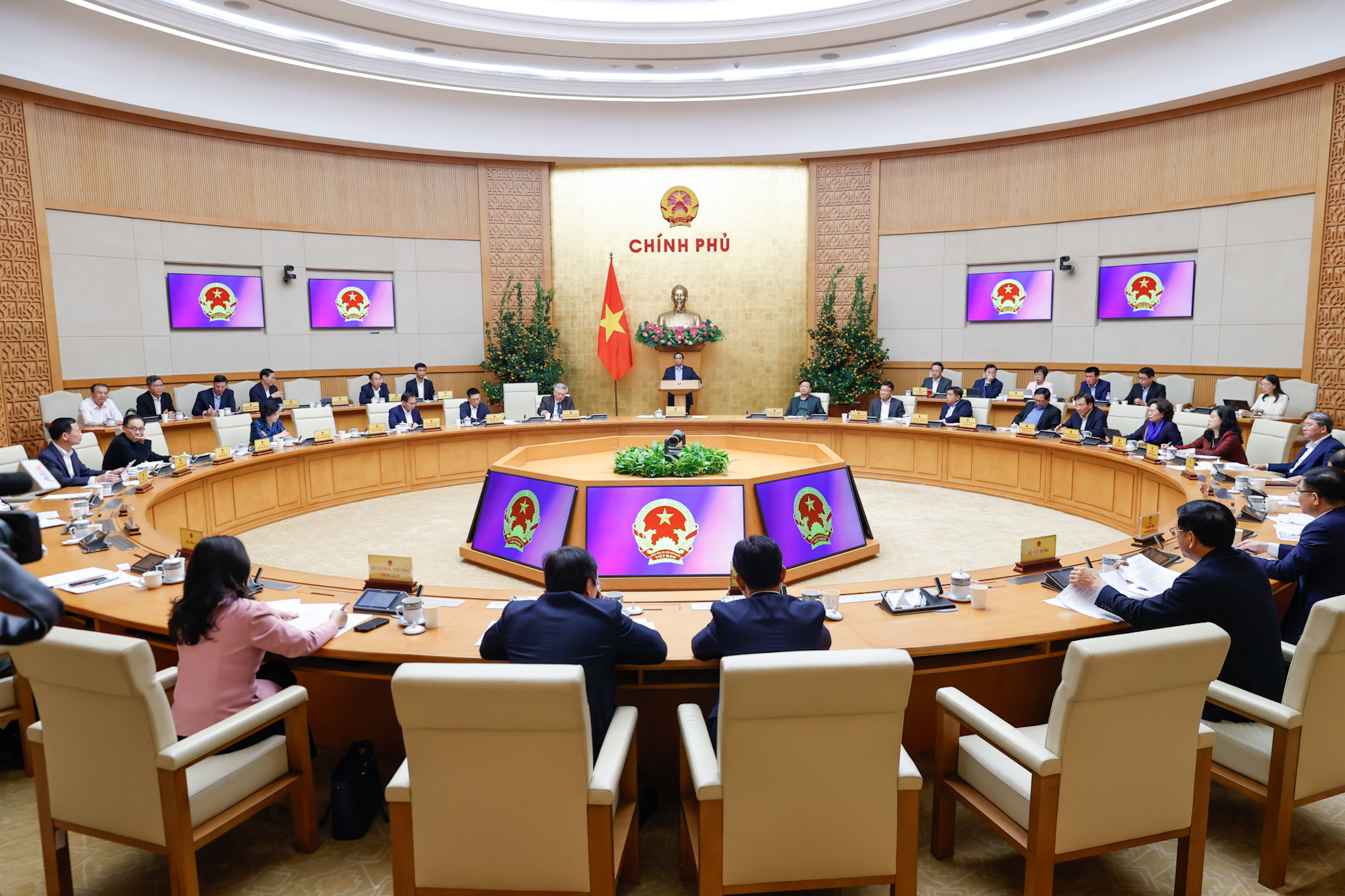 Thủ tướng yêu cầu 'ăn Tết gọn, vào việc ngay',  triển khai các nhiệm vụ trọng tâm sau Tết