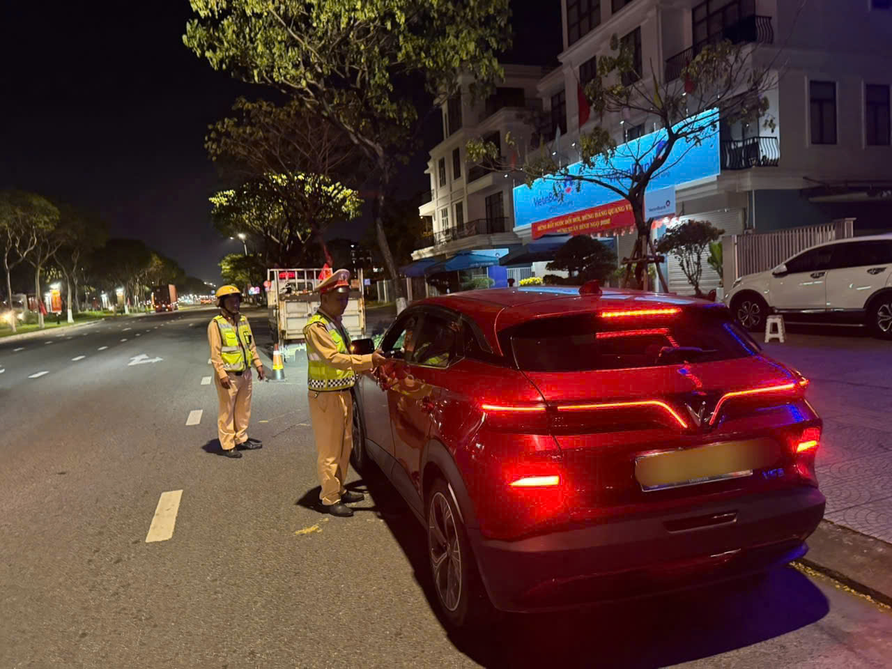 Xử lý 2.160 lái xe vi phạm nồng độ cồn trong tối mùng 5 Tết