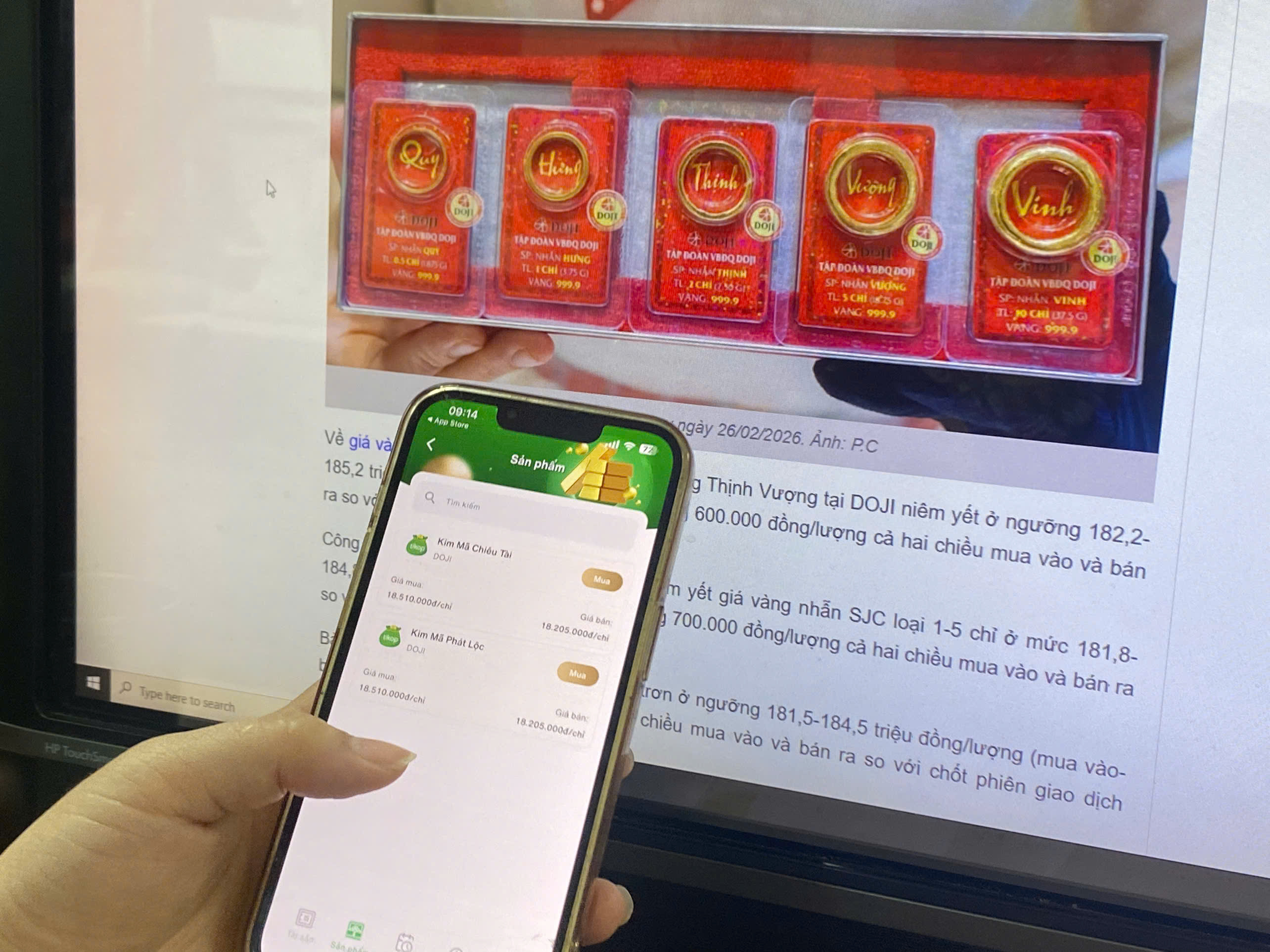 Ngày vía Thần Tài: Người dân 'săn' vàng online