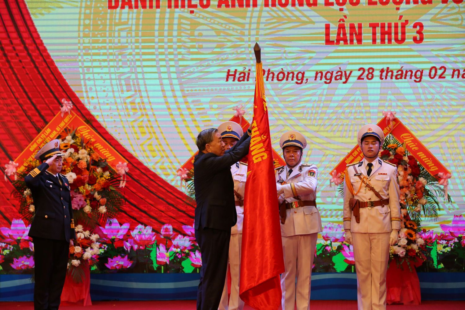 Tổng Bí thư Tô Lâm: Xây dựng Hải quân tinh, gọn, mạnh, hiện đại