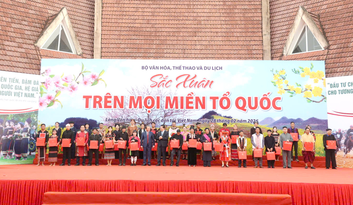 Rộn ràng Ngày hội