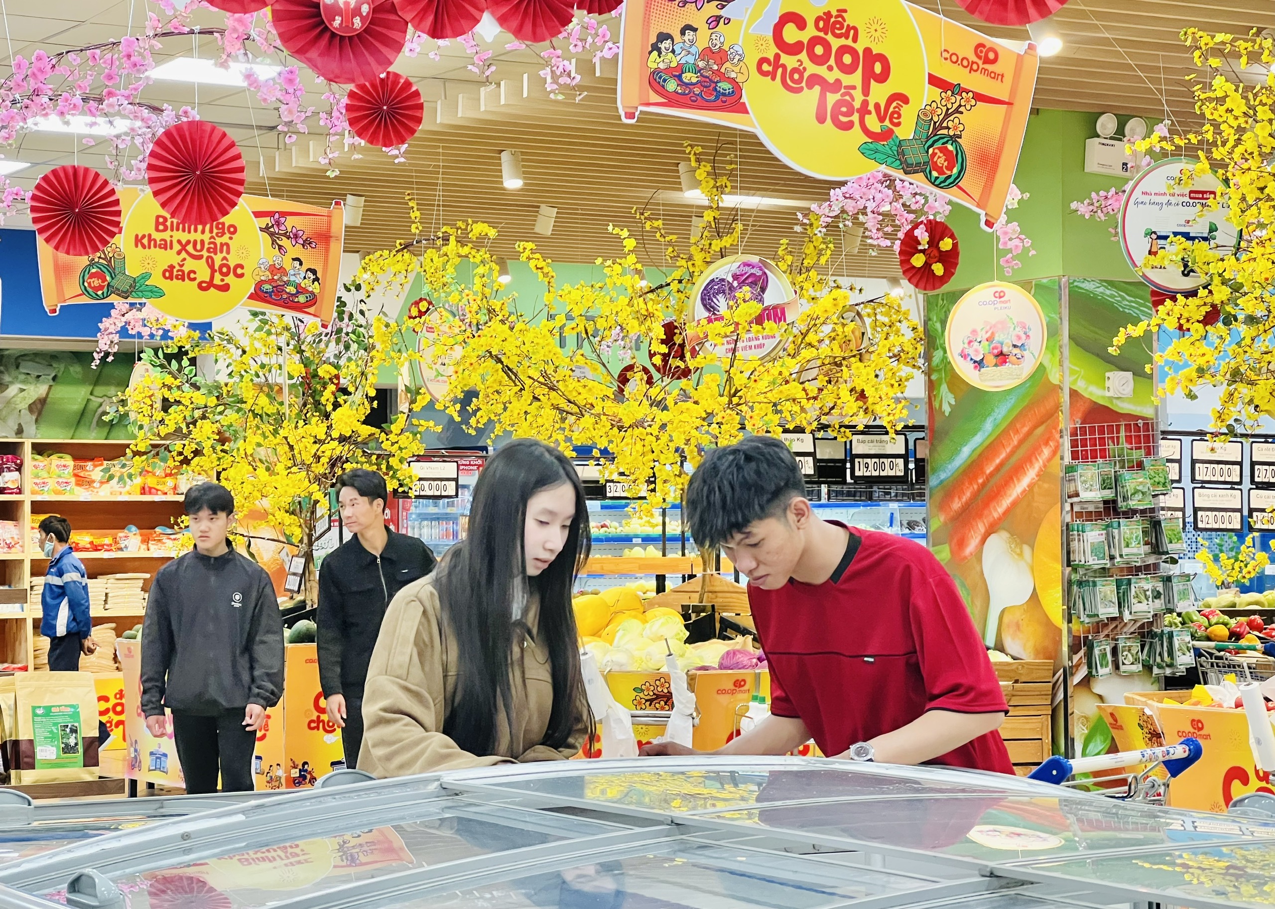 Gia Lai: Sản xuất công nghiệp giảm, bán lẻ và dịch vụ tăng