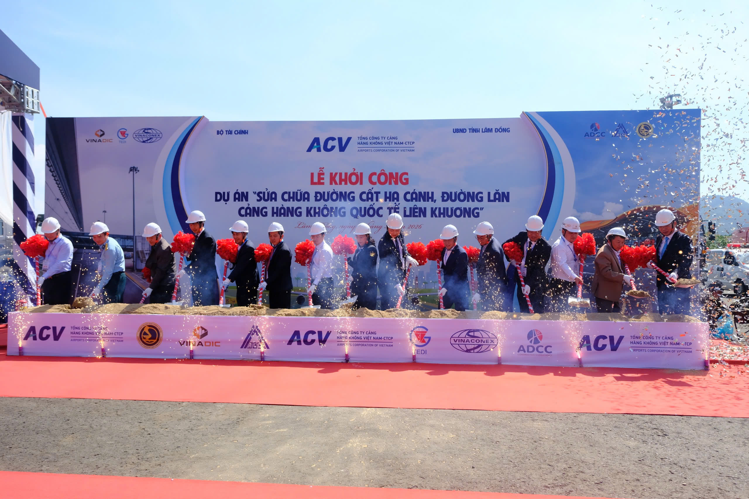 Lâm Đồng: Khởi công sửa chữa đường băng sân bay Liên Khương