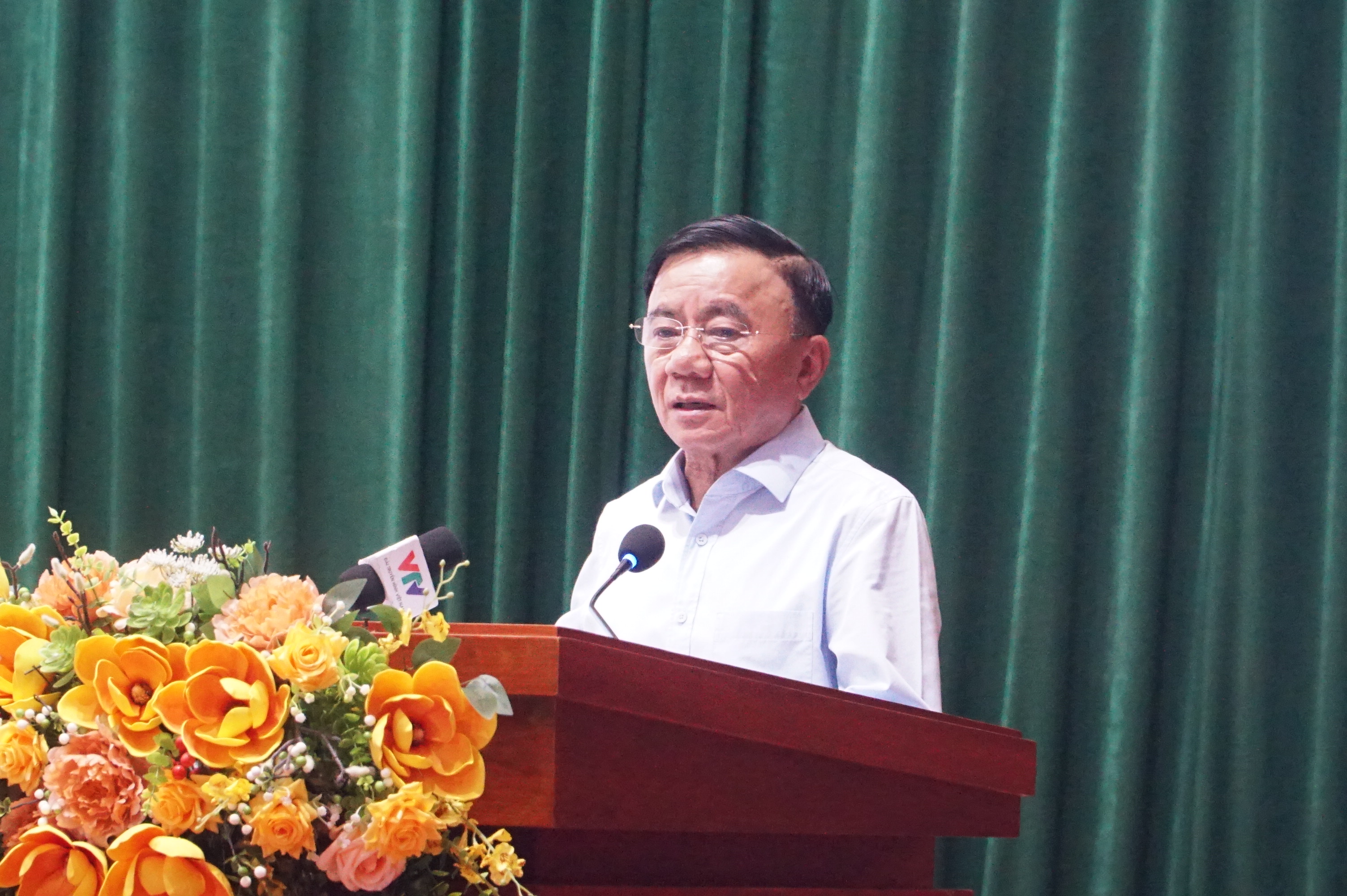 Thường trực Ban Bí thư Trần Cẩm Tú tiếp xúc cử tri TP. Đà Nẵng