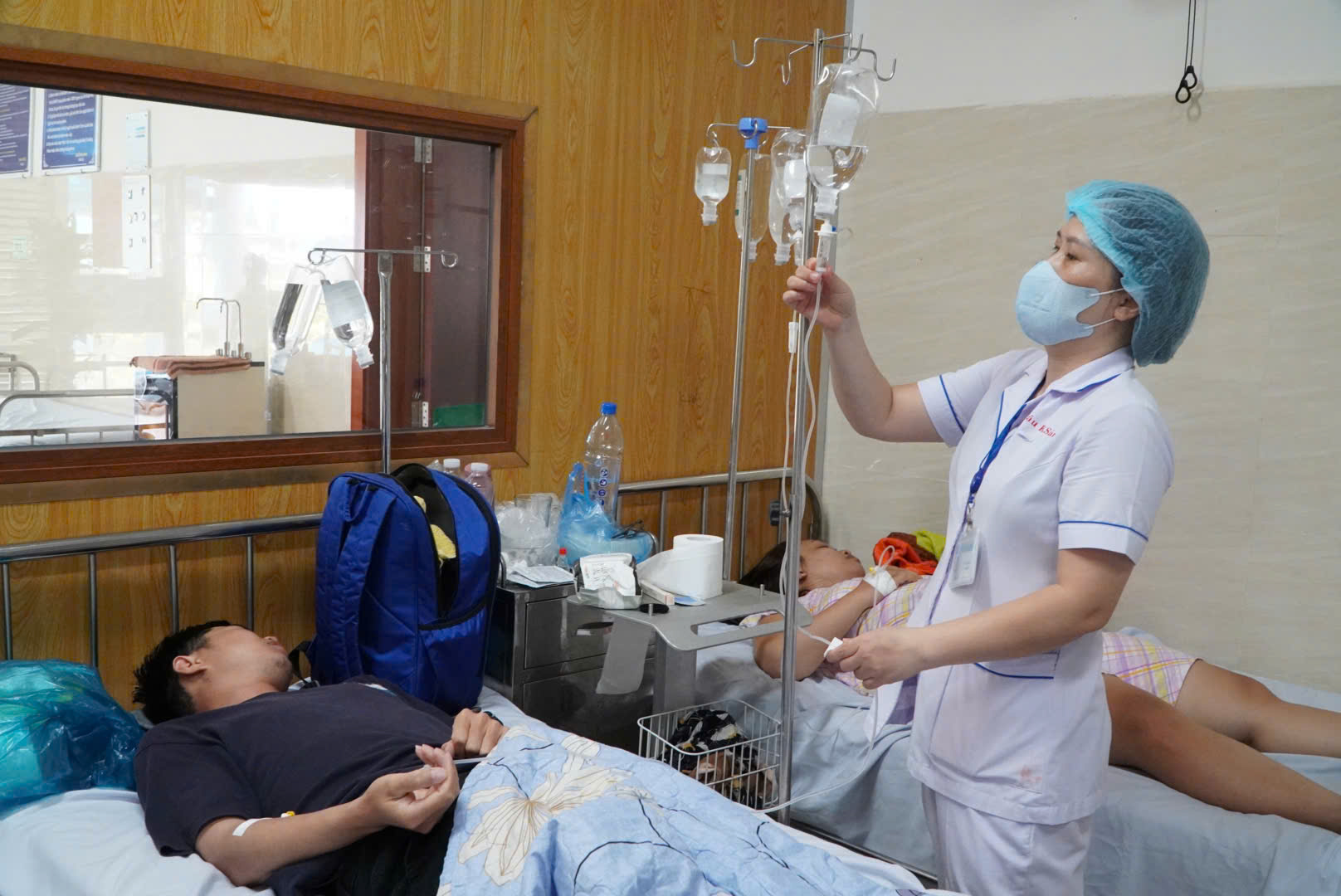 Bộ Y tế chỉ đạo khẩn vụ nghi ngộ độc sau ăn bánh mỳ ở TP. Hồ Chí Minh