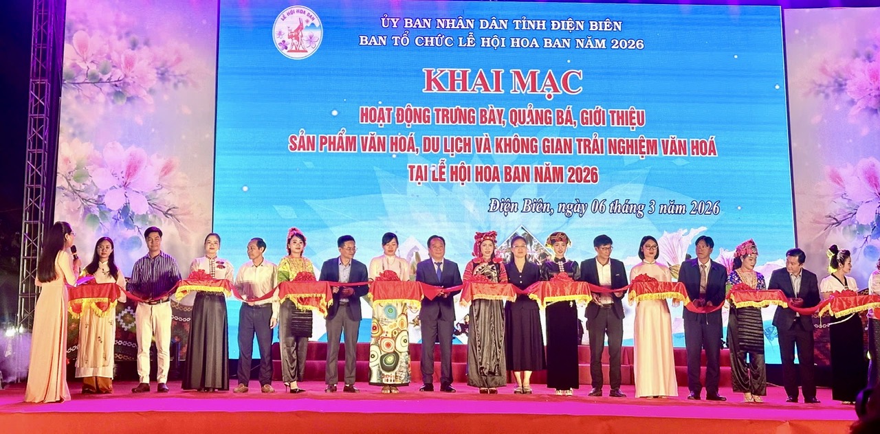 Hội tụ sắc màu văn hóa tại Lễ hội Hoa Ban Điện Biên