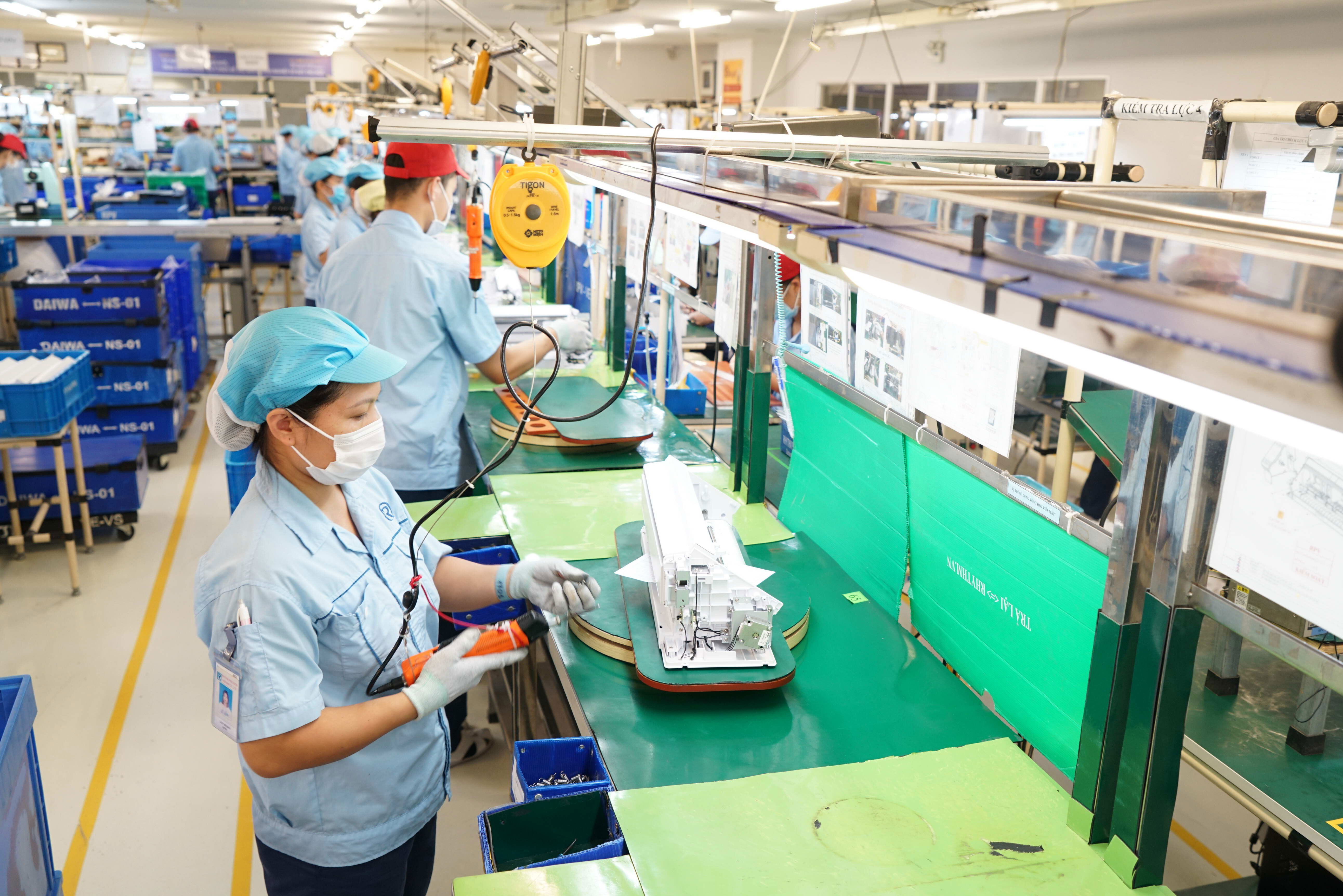 Doanh nghiệp thành lập mới tăng mạnh cả về số lượng và vốn đăng ký