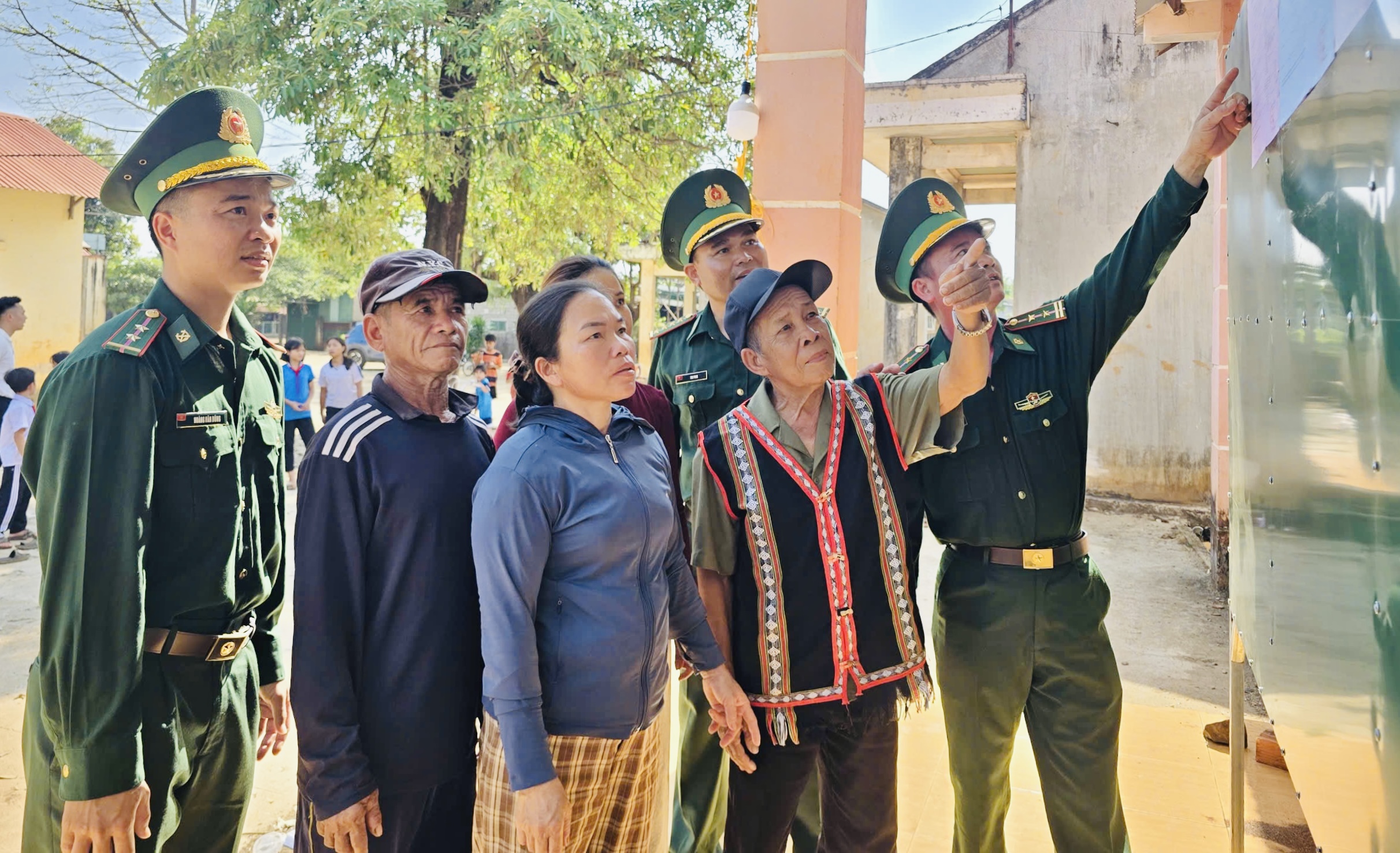 Sẵn sàng cho ngày hội bầu cử nơi phên dậu Tổ quốc