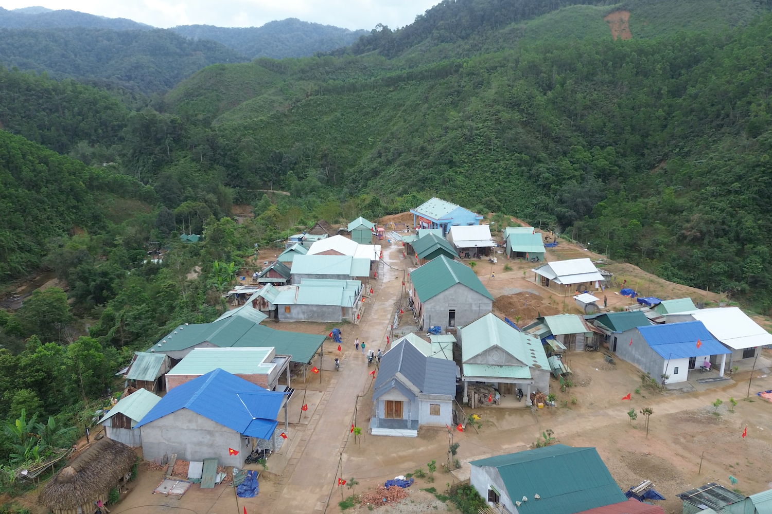 Thôn ATêếp hồi sinh, người dân đón chờ ngày hội non sông