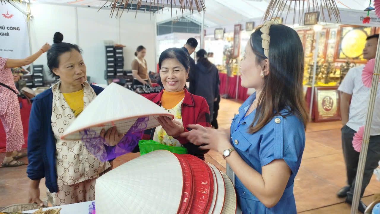 Hà Nội phát triển làng nghề theo hướng xanh, hội nhập quốc tế