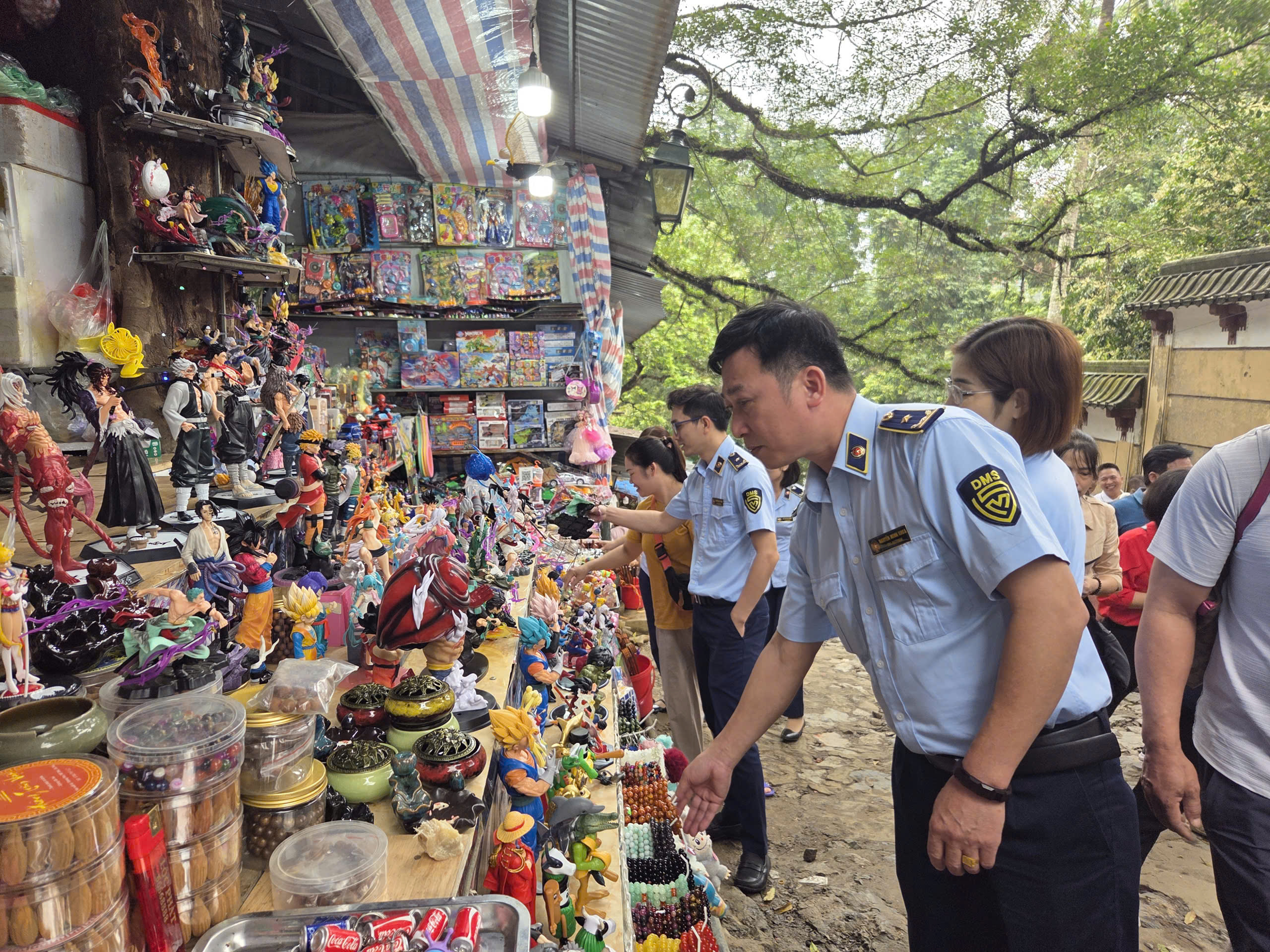 Xử lý gần 4000 vụ gian lận thương mại trong tháng cao điểm