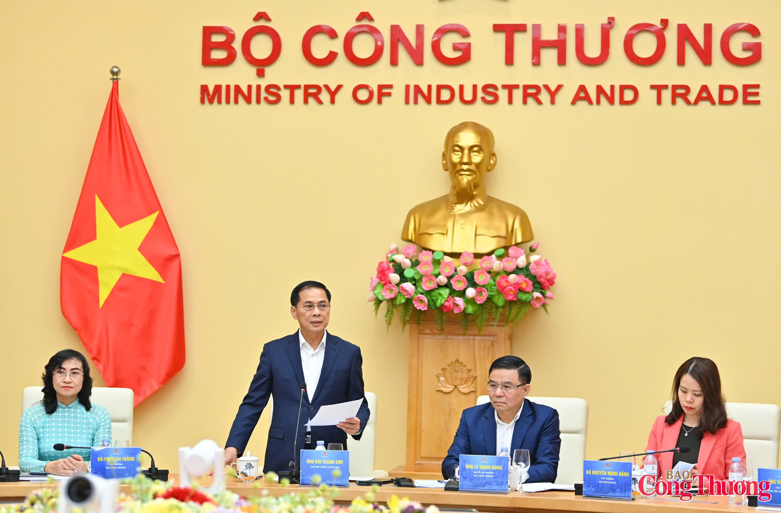 Phó Thủ tướng: Nền tảng số phát triển thị trường nước ngoài sẽ tạo đột phá xuất khẩu