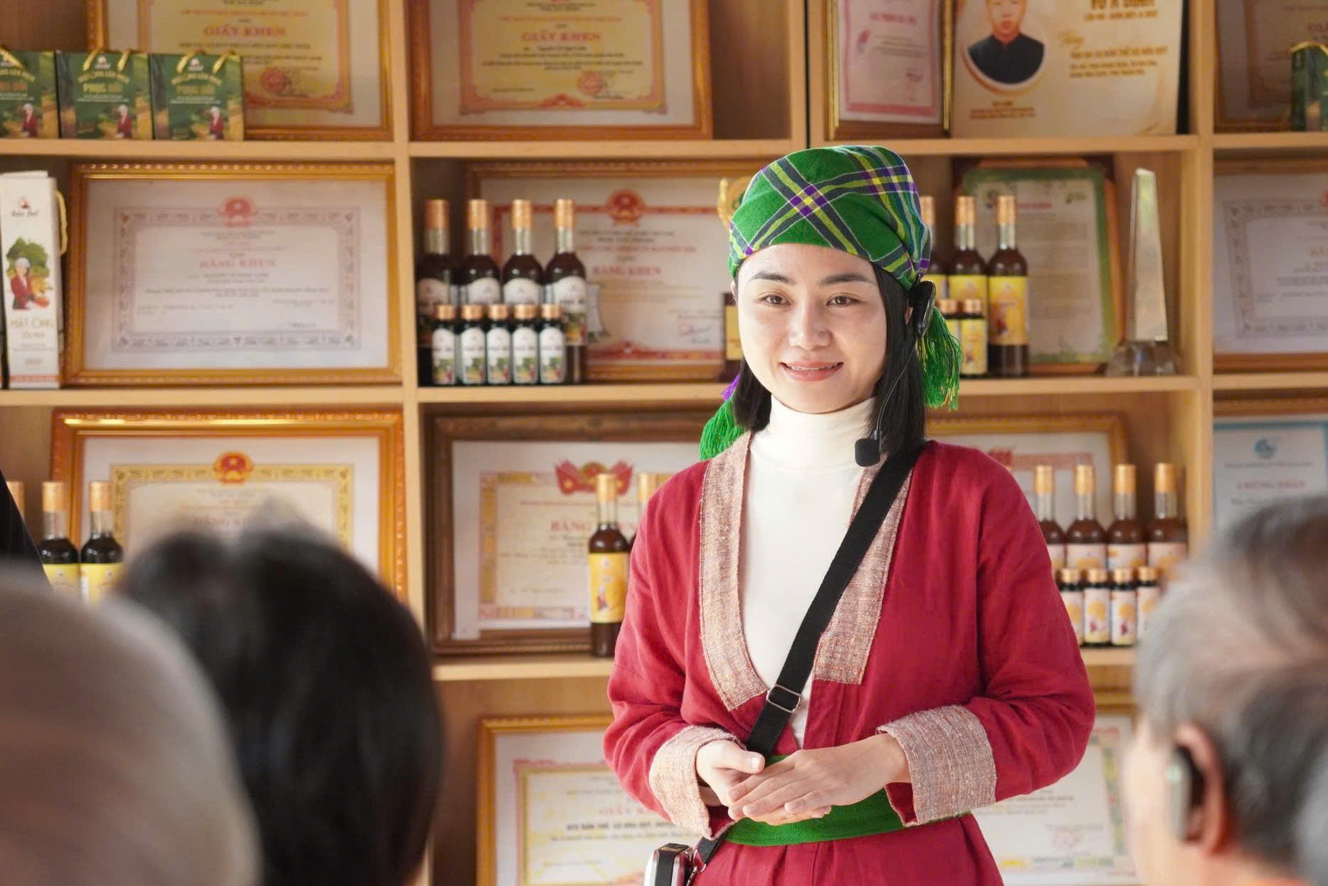 Hành trang đặc biệt của nữ ứng viên đại biểu Quốc hội người dân tộc Thổ