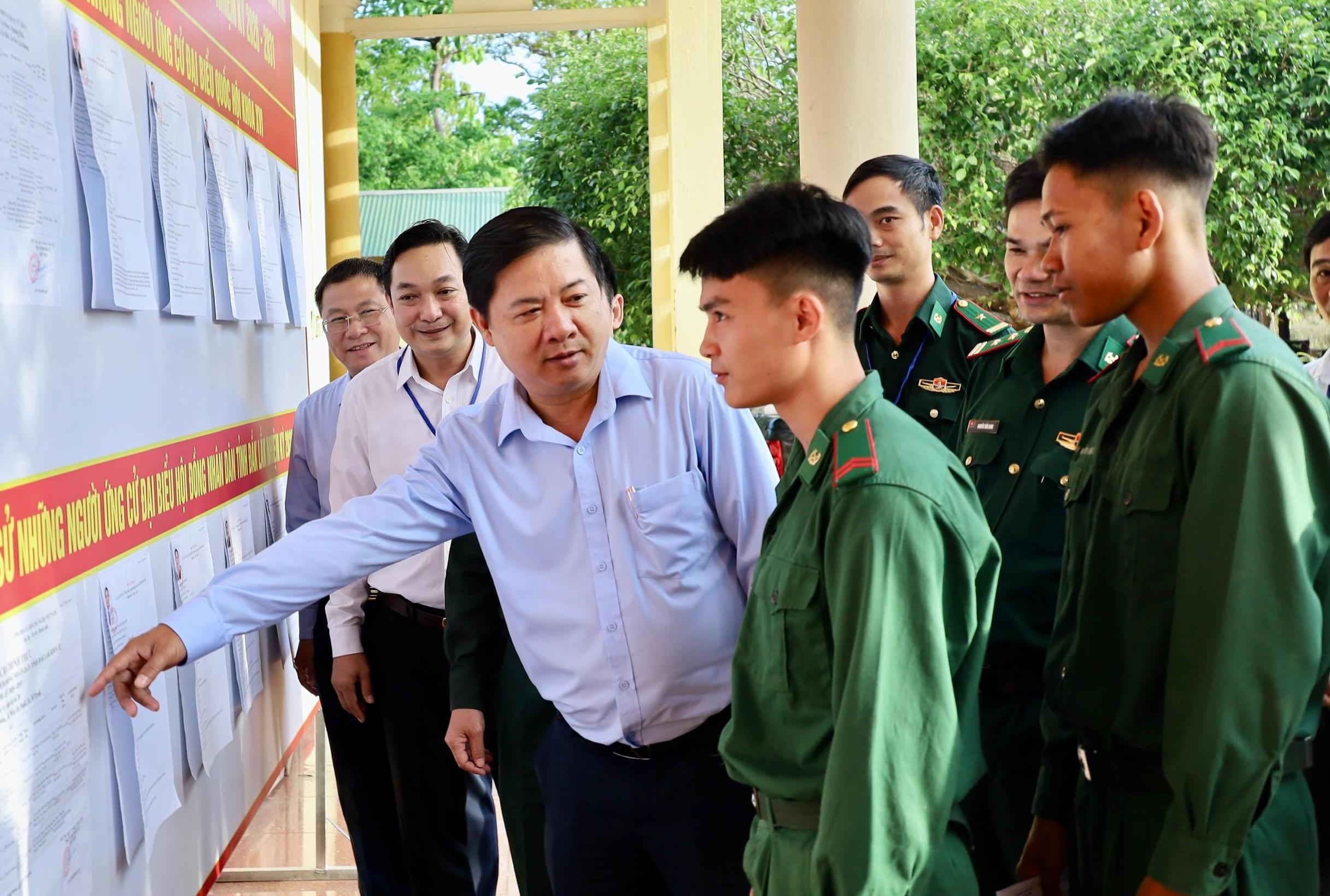 Đắk Lắk: Khí thế bầu cử sớm của hàng ngàn cán bộ, chiến sĩ