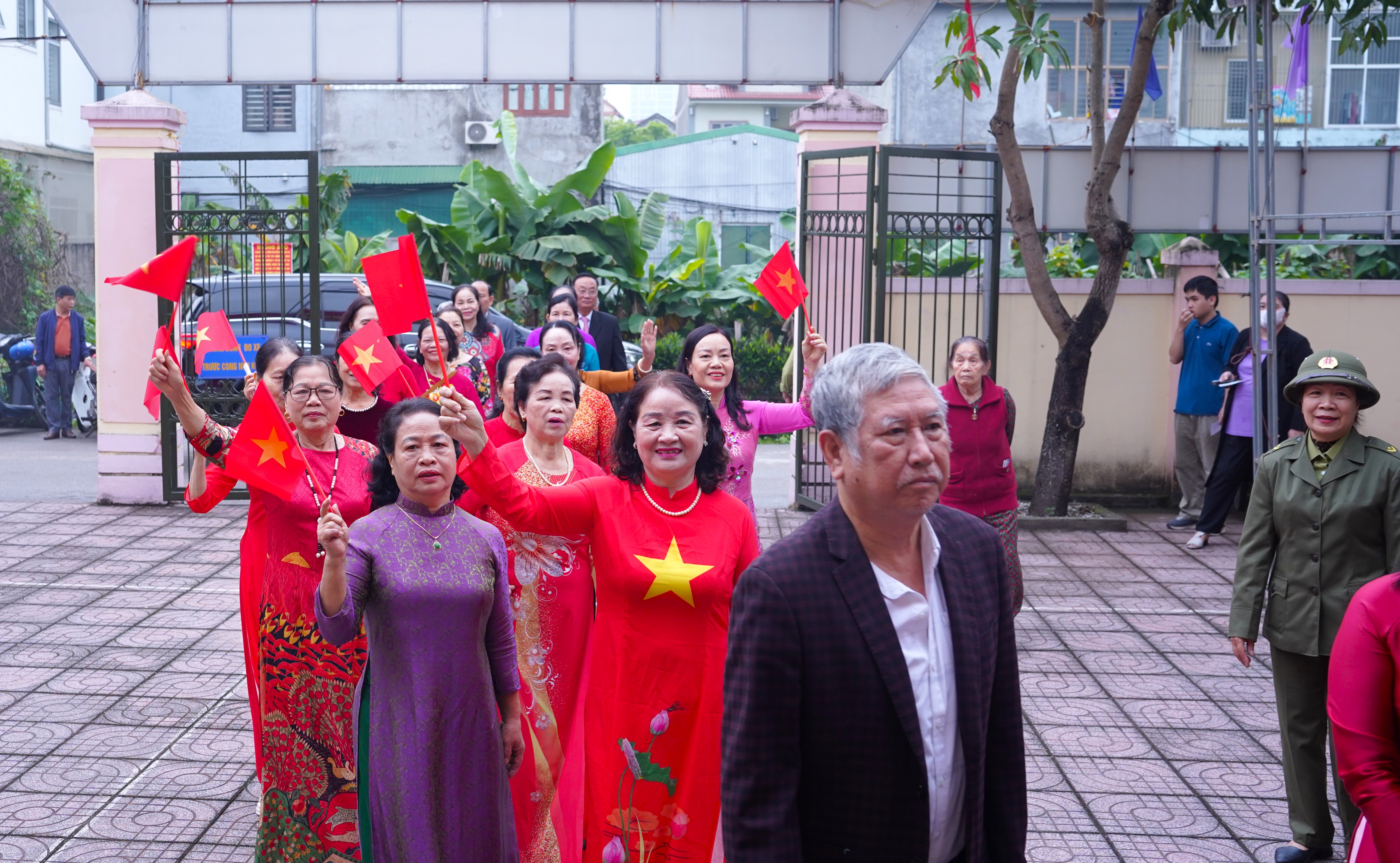 Rộn ràng ngày hội bầu cử trên quê hương Bác