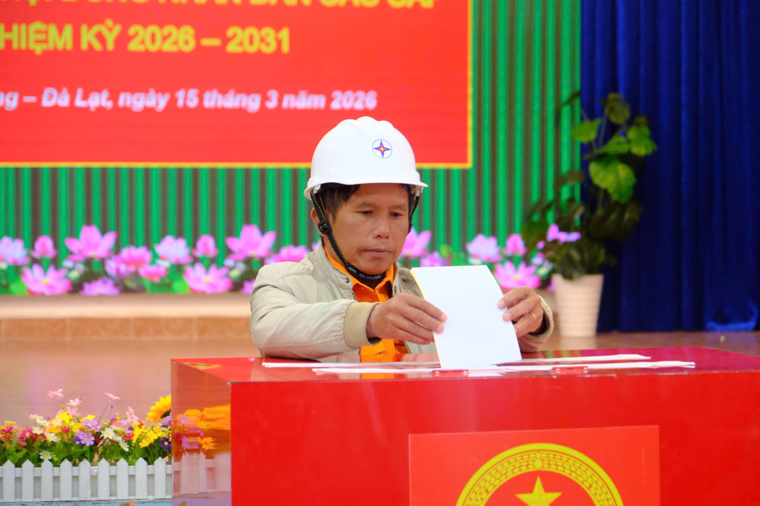 Không khí phấn khởi của cử tri Lâm Đồng trong ngày  hội non sông