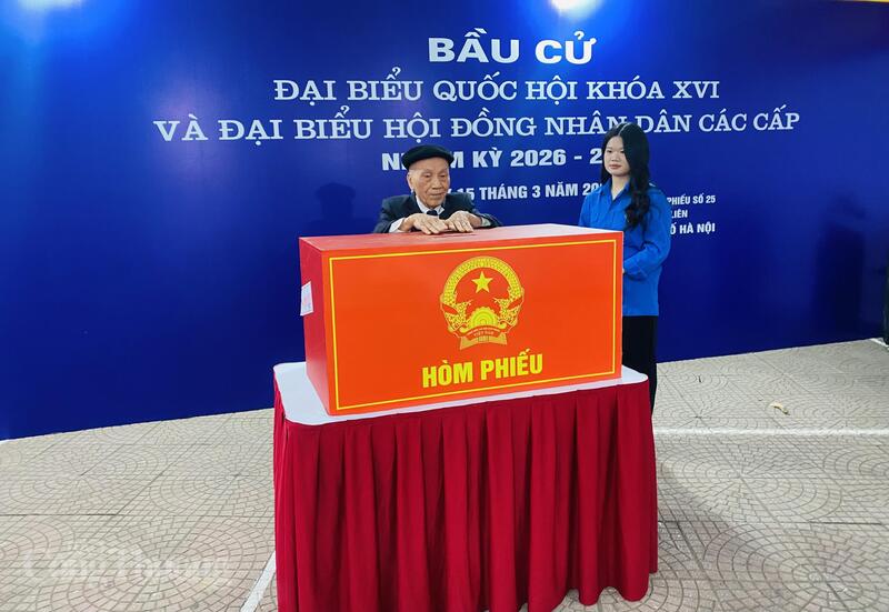 Truyền thông quốc tế đưa tin đậm nét về ngày bầu cử của Việt Nam