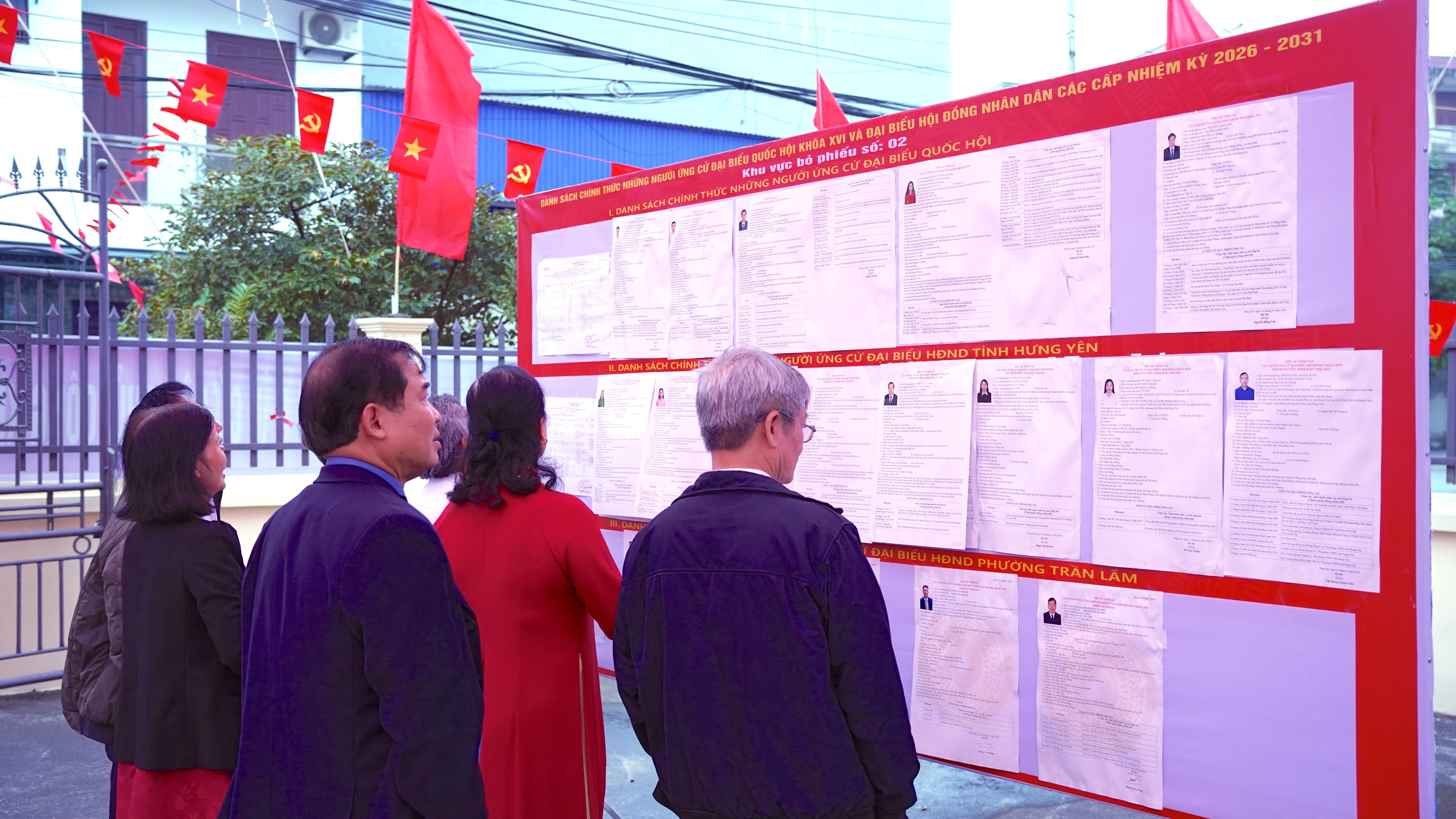 Hơn 2,5 triệu cử tri Hưng Yên tham gia bầu cử sáng 15/3