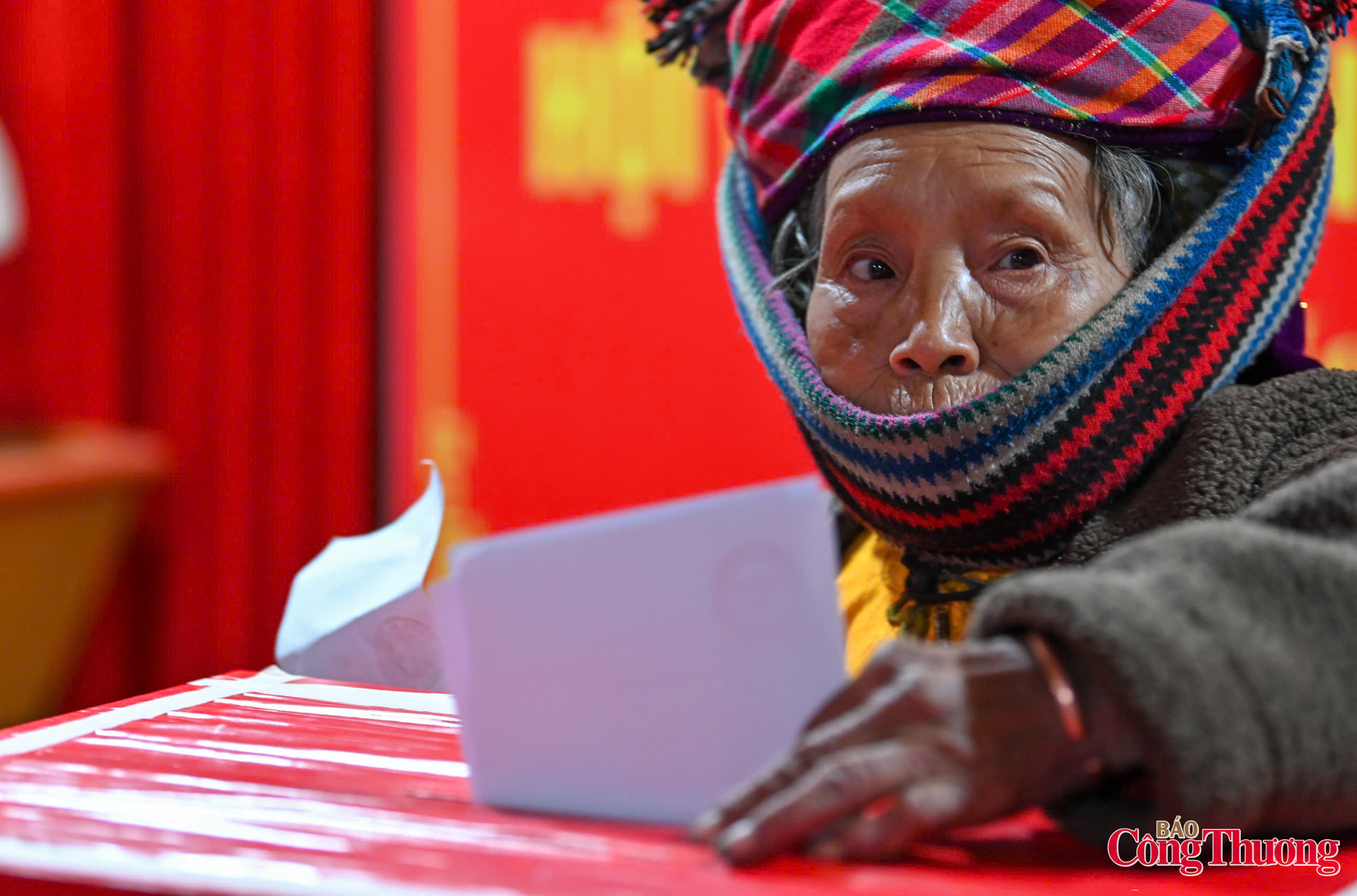 Vượt núi đá đi bầu cử và những kỳ vọng của cử tri Lũng Cú 