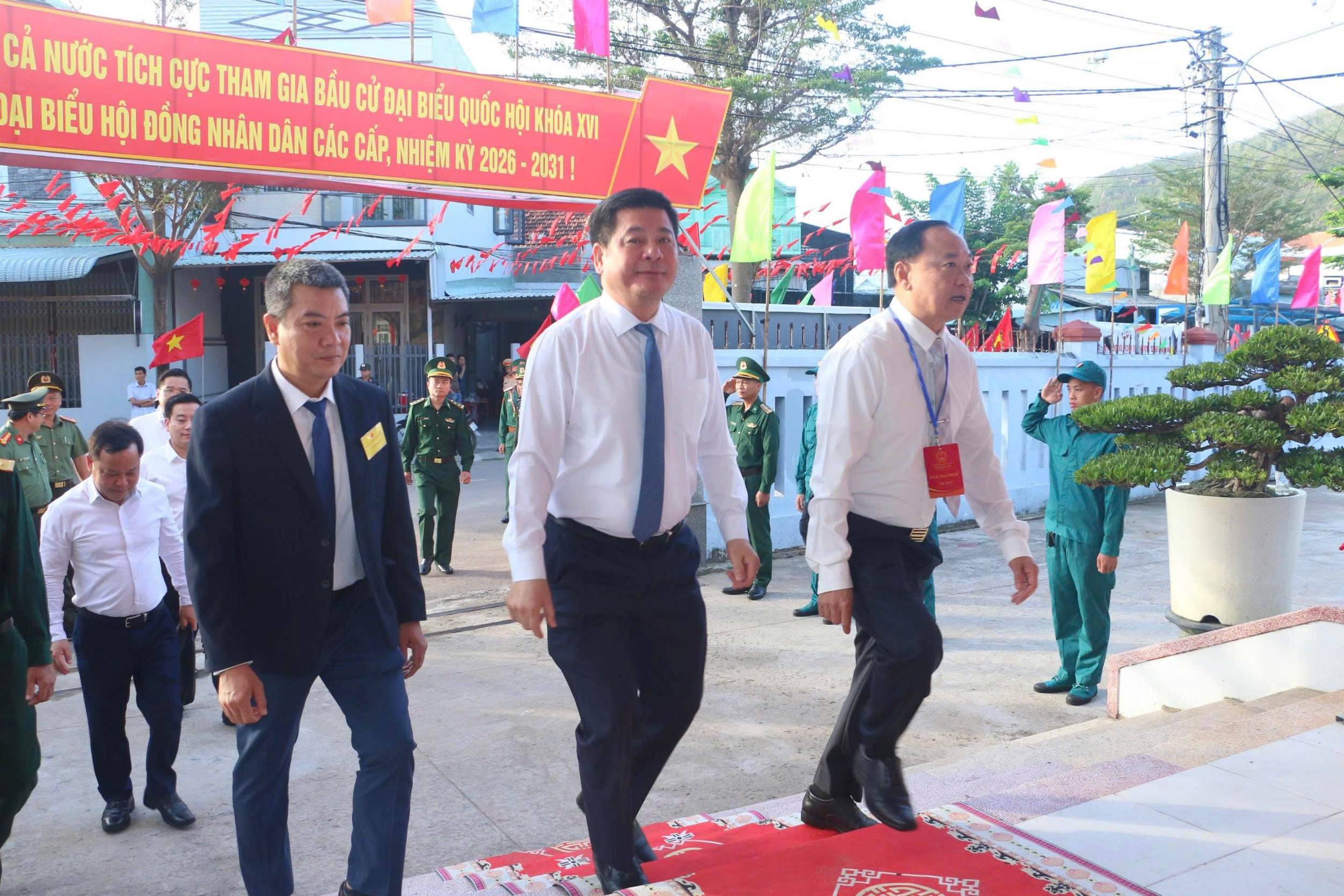 Phó Bí thư Đảng ủy Quốc hội Nguyễn Hồng Diên dự lễ khai mạc bầu cử tại Gia Lai