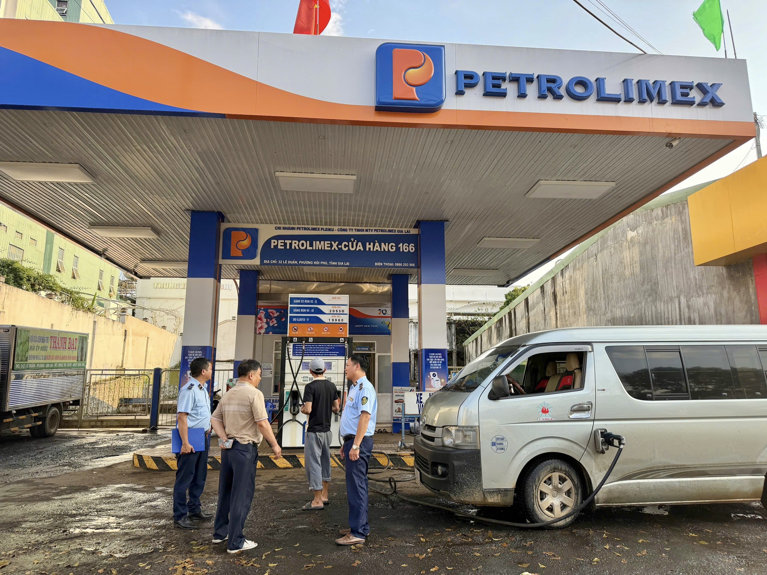 Bảo đảm hàng hoá, xăng dầu trong tuần lễ khai mạc Năm Du lịch Quốc gia 