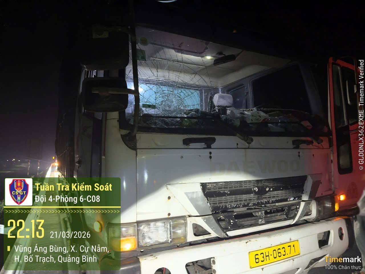 Công an làm rõ 6 đối tượng ném đá vỡ kính xe trên cao tốc Bắc - Nam