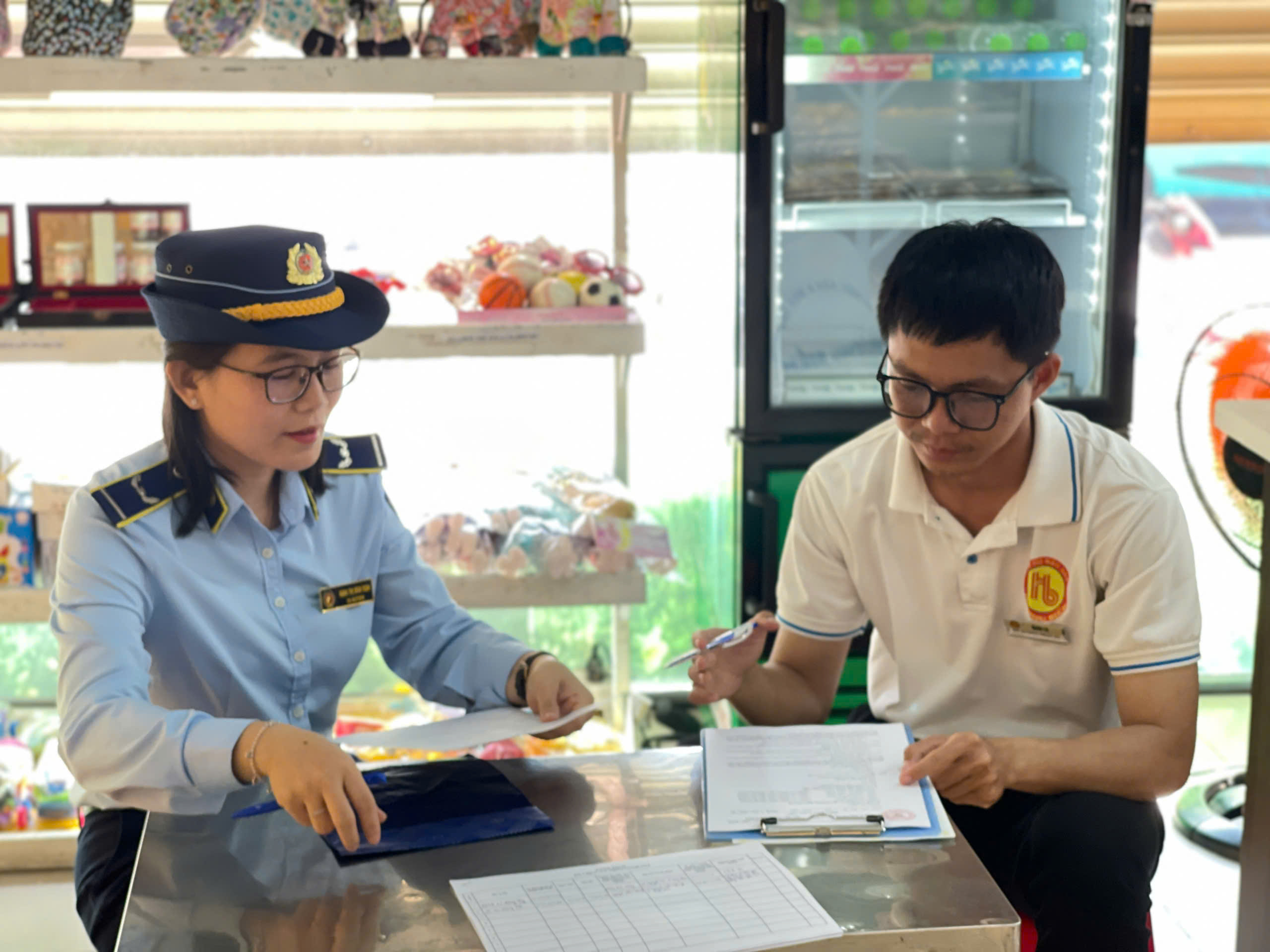 Gia Lai ra quân giám sát, tuyên truyền về giá, an toàn thực phẩm