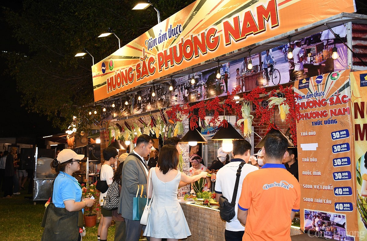 Phát triển kinh tế đêm:  'Mỏ vàng' thúc đẩy tăng trưởng TP. Hồ Chí Minh