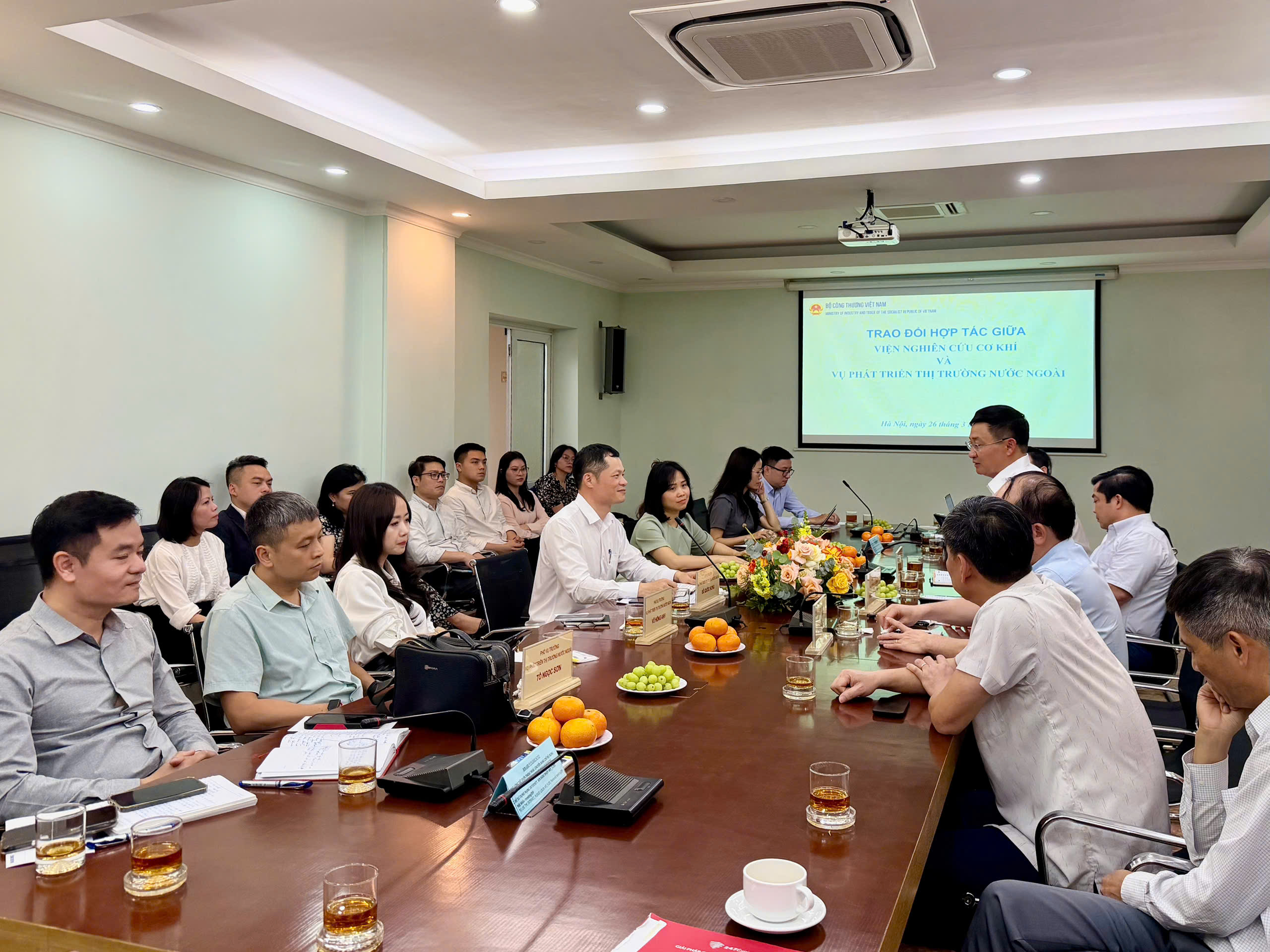 Viện Nghiên cứu Cơ khí và Vụ Phát triển thị trường nước ngoài thúc đẩy hợp tác, kết nối