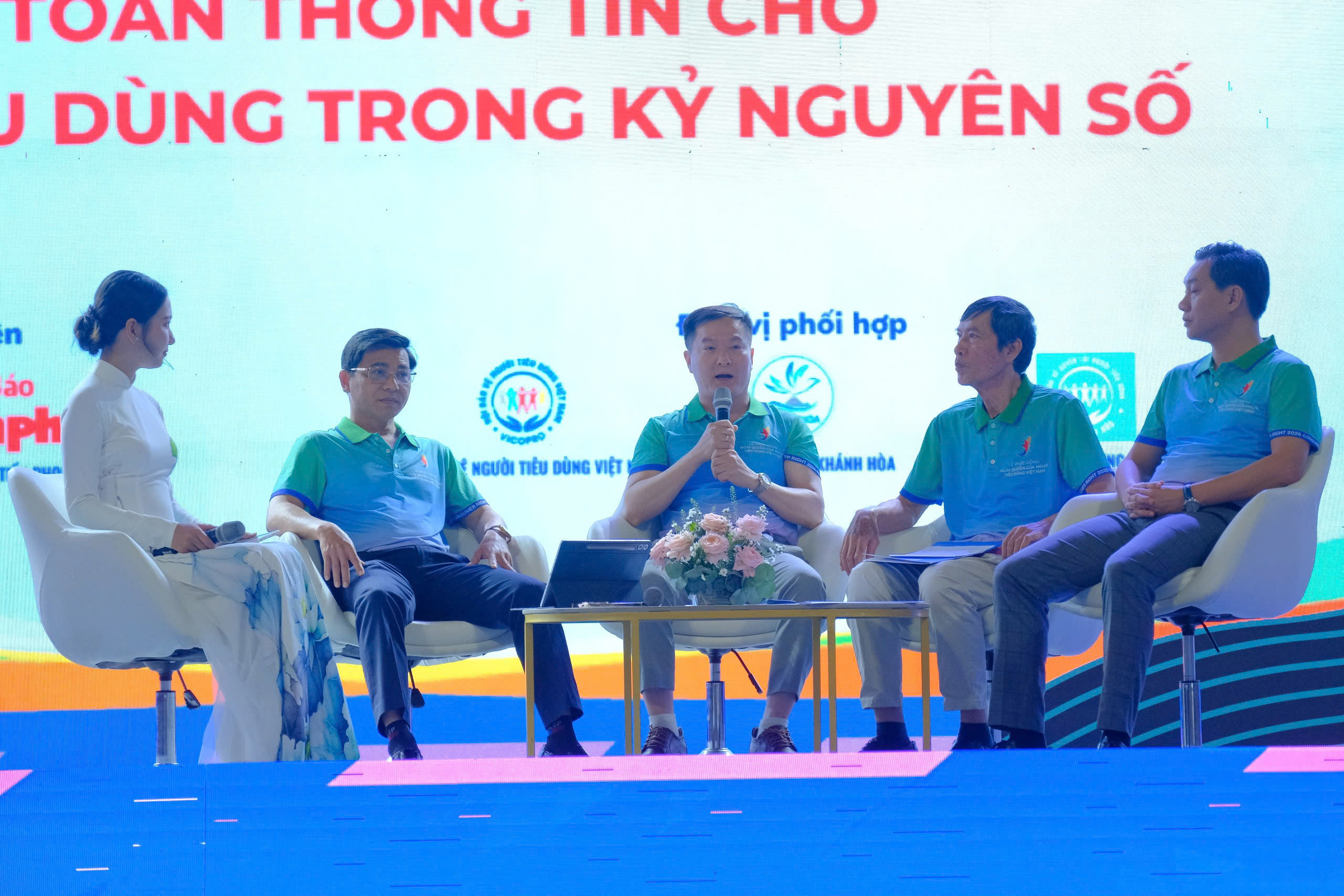 Thúc đẩy tiêu dùng bền vững, bảo vệ an toàn thông tin trong kỷ nguyên số