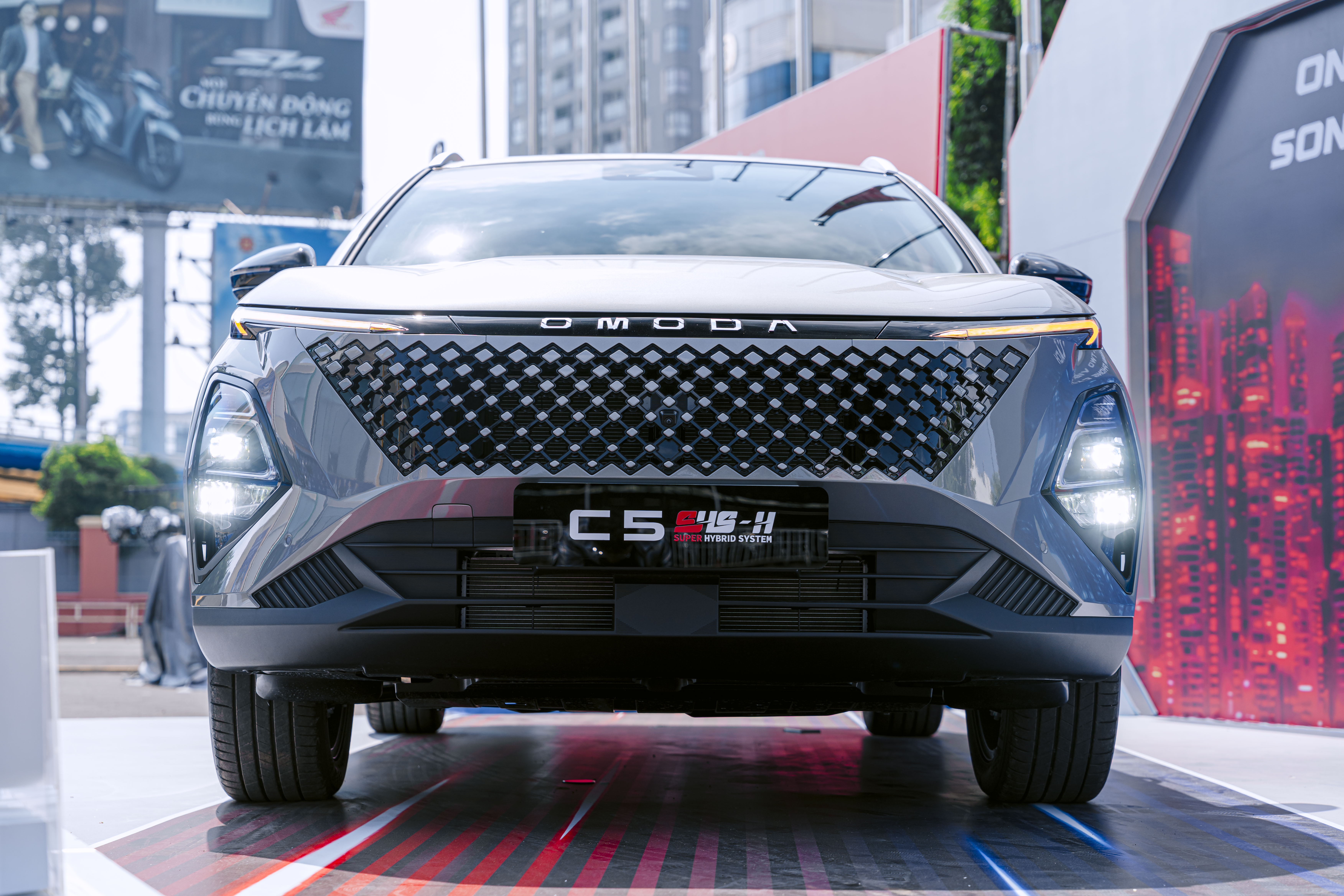 Thị trường ô tô Việt xuất hiện xe SUV hybrid giá cạnh tranh