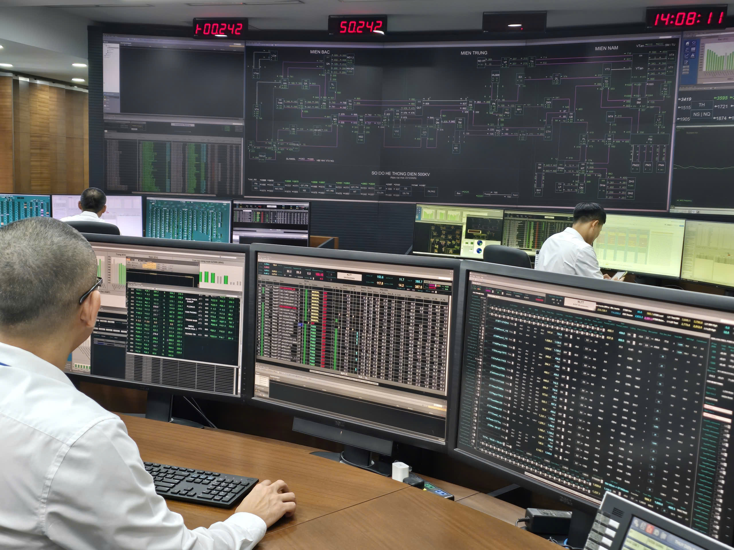 Chưa vào mùa nắng nóng, nhu cầu sử dụng điện đã đạt trên 1 tỷ kWh 