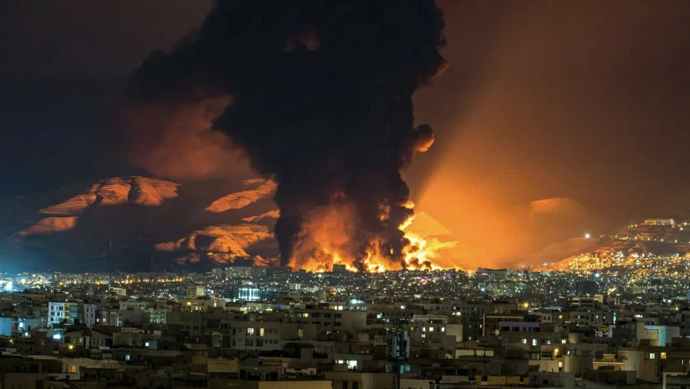 Chiến sự Trung Đông tối 2/4: Iran phóng hơn 100 tên lửa và UAV