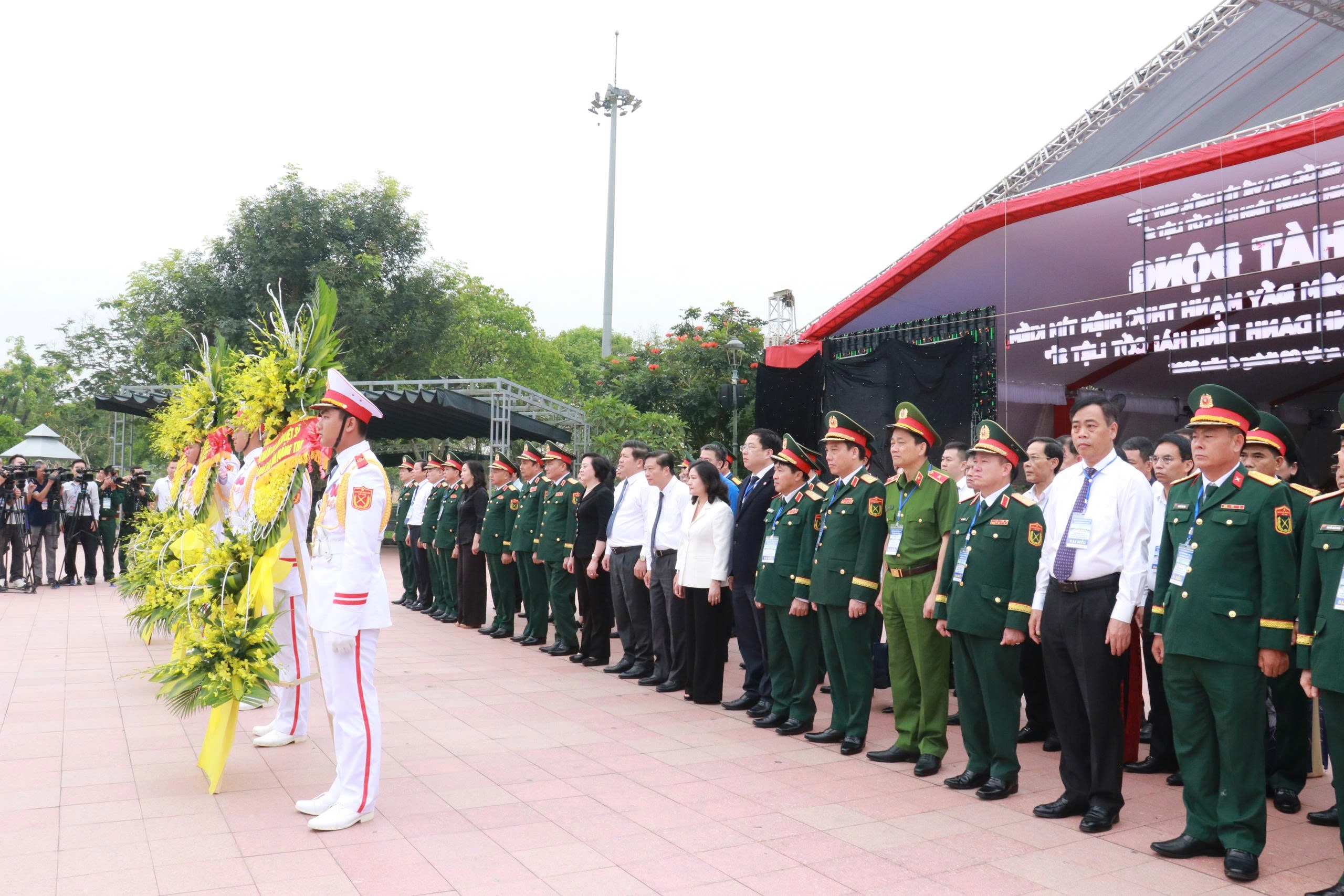 Phát động “Chiến dịch 500 ngày đêm” tìm kiếm, quy tập hài cốt liệt sĩ