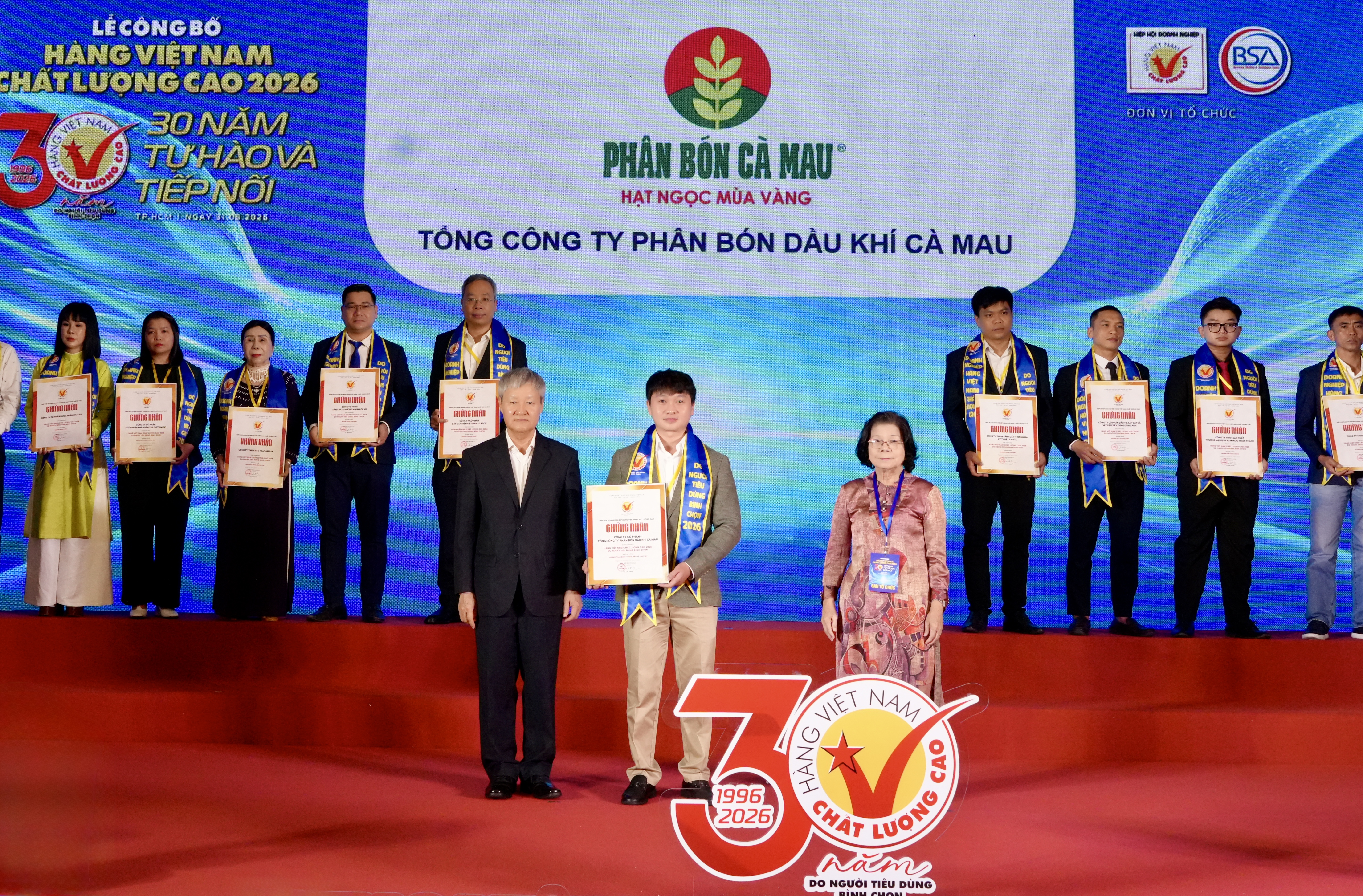 Phân bón Cà Mau giữ vững danh hiệu Hàng Việt Nam chất lượng cao 2026