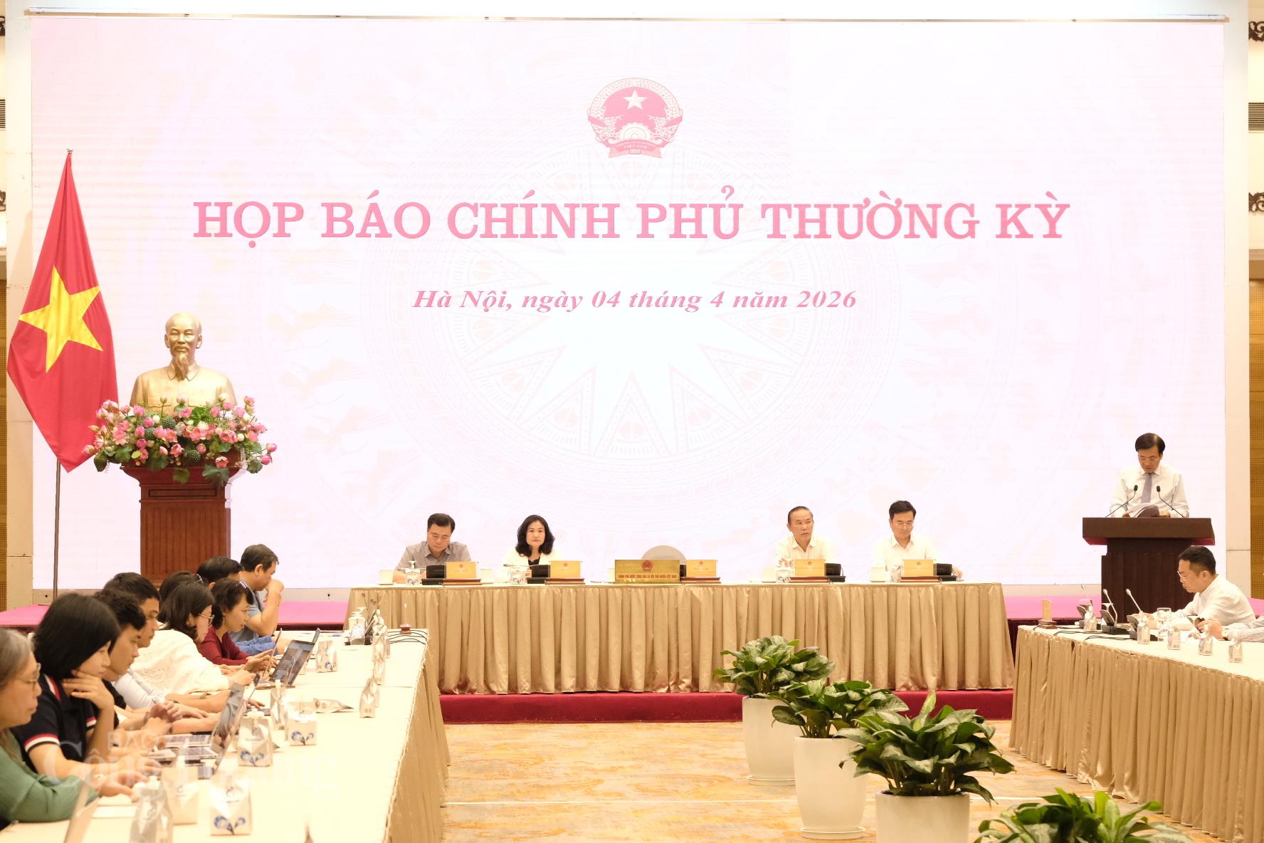 Họp báo Chính phủ thường kỳ tháng 3: Tổng kim ngạch xuất nhập khẩu quý I tăng 23%