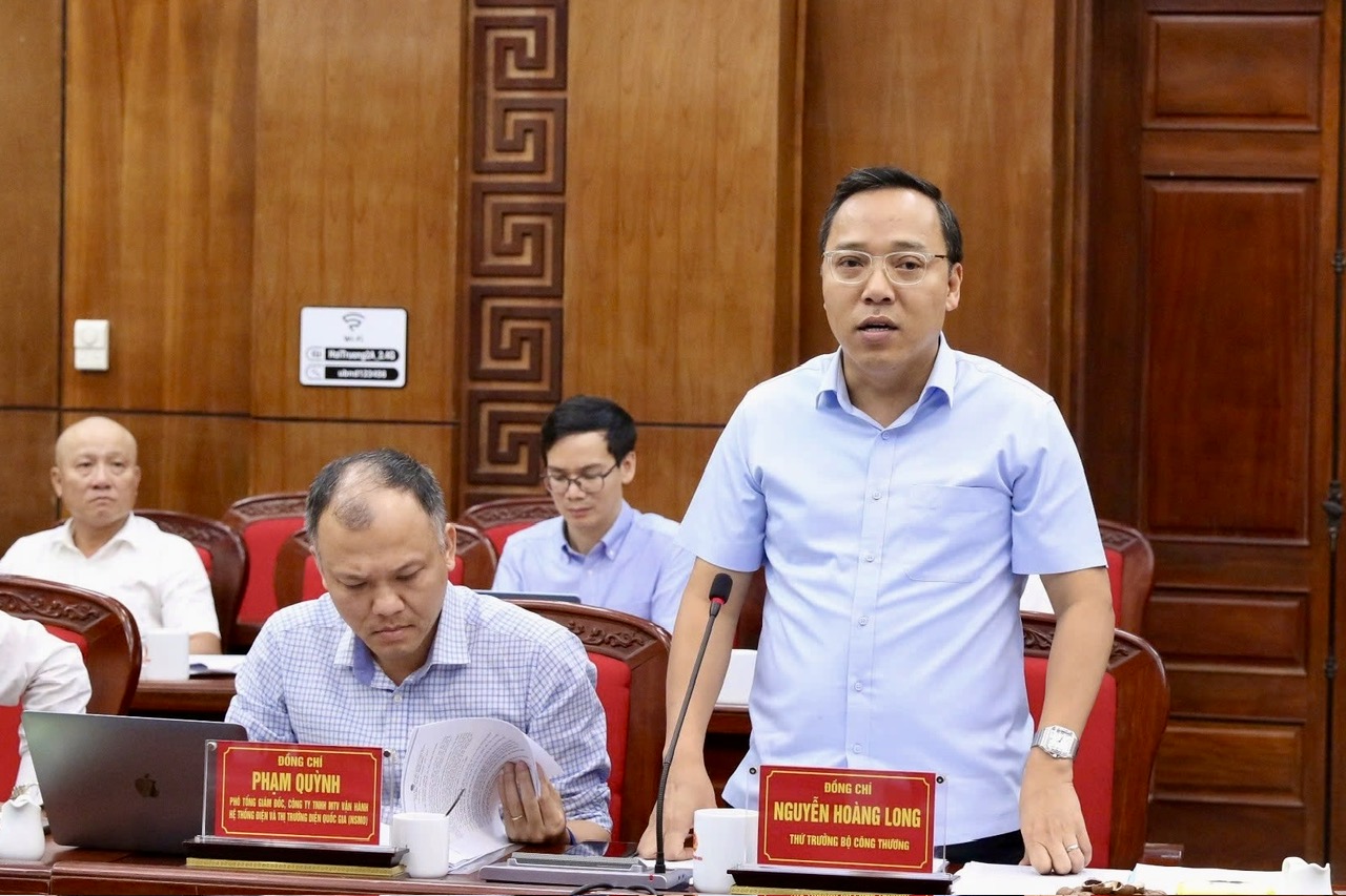 Thứ trưởng Bộ Công Thương Nguyễn Hoàng Long làm việc với tỉnh Điện Biên