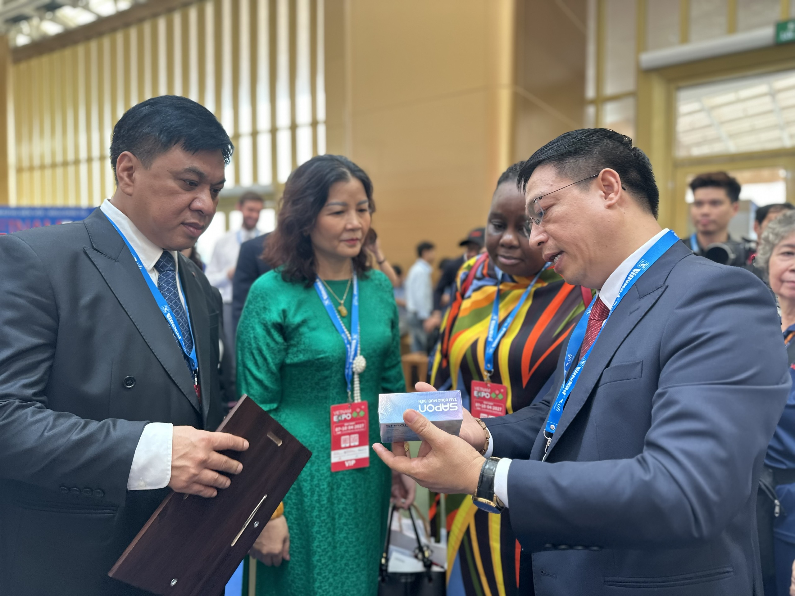 Chùm ảnh: Nhộn nhịp không khí kết nối B2B tại Vietnam Expo 2026