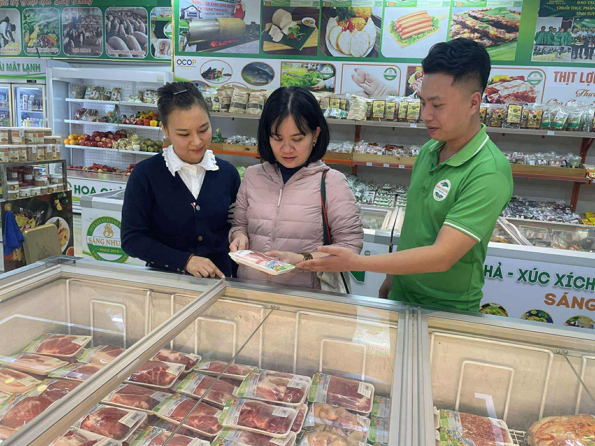 Mô hình lợn thảo dược mở lối cho thương hiệu Sáng Nhung