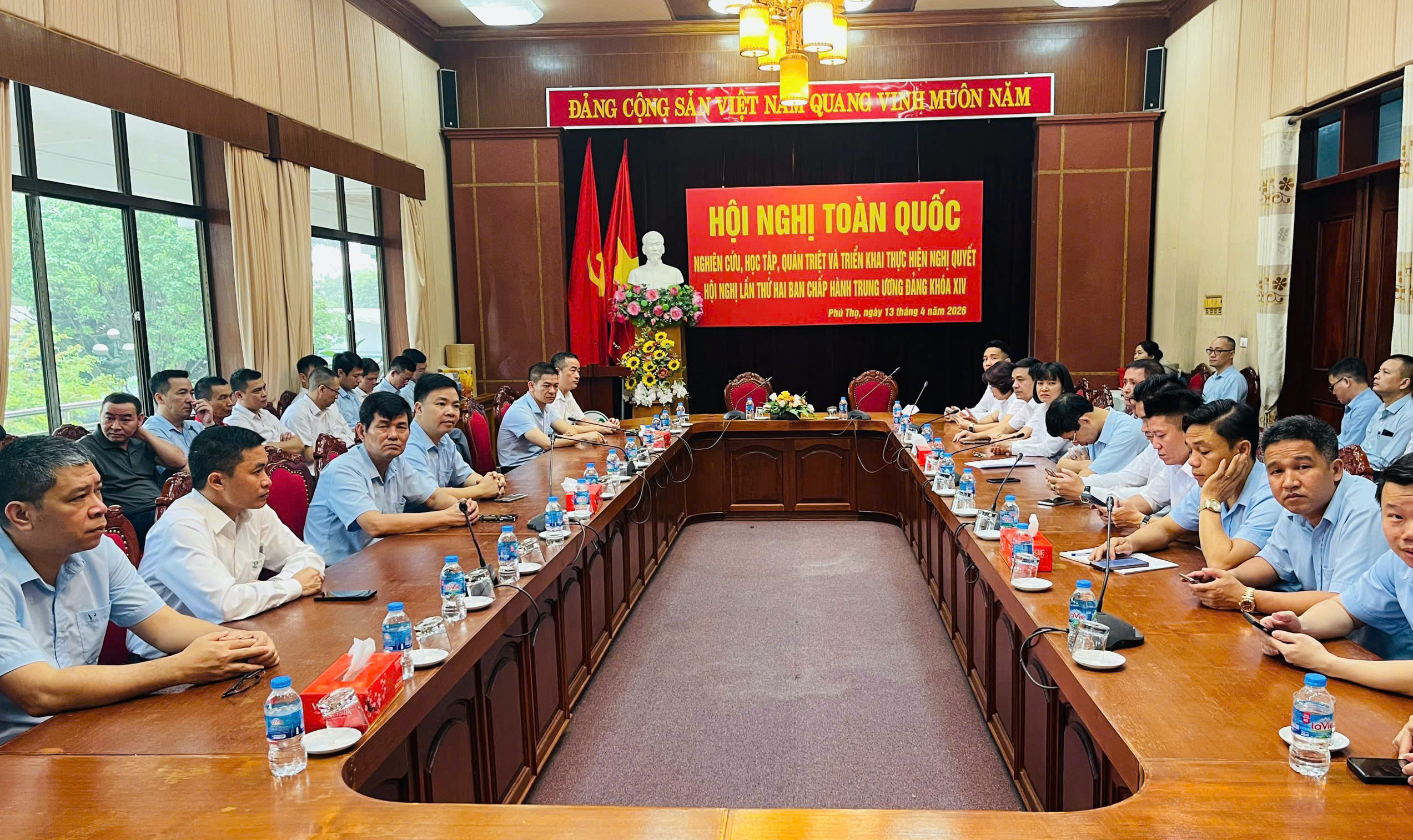 Chùm ảnh: Các tổ chức đảng thuộc Đảng bộ Bộ Công Thương học tập Nghị quyết Hội nghị Trung ương 2