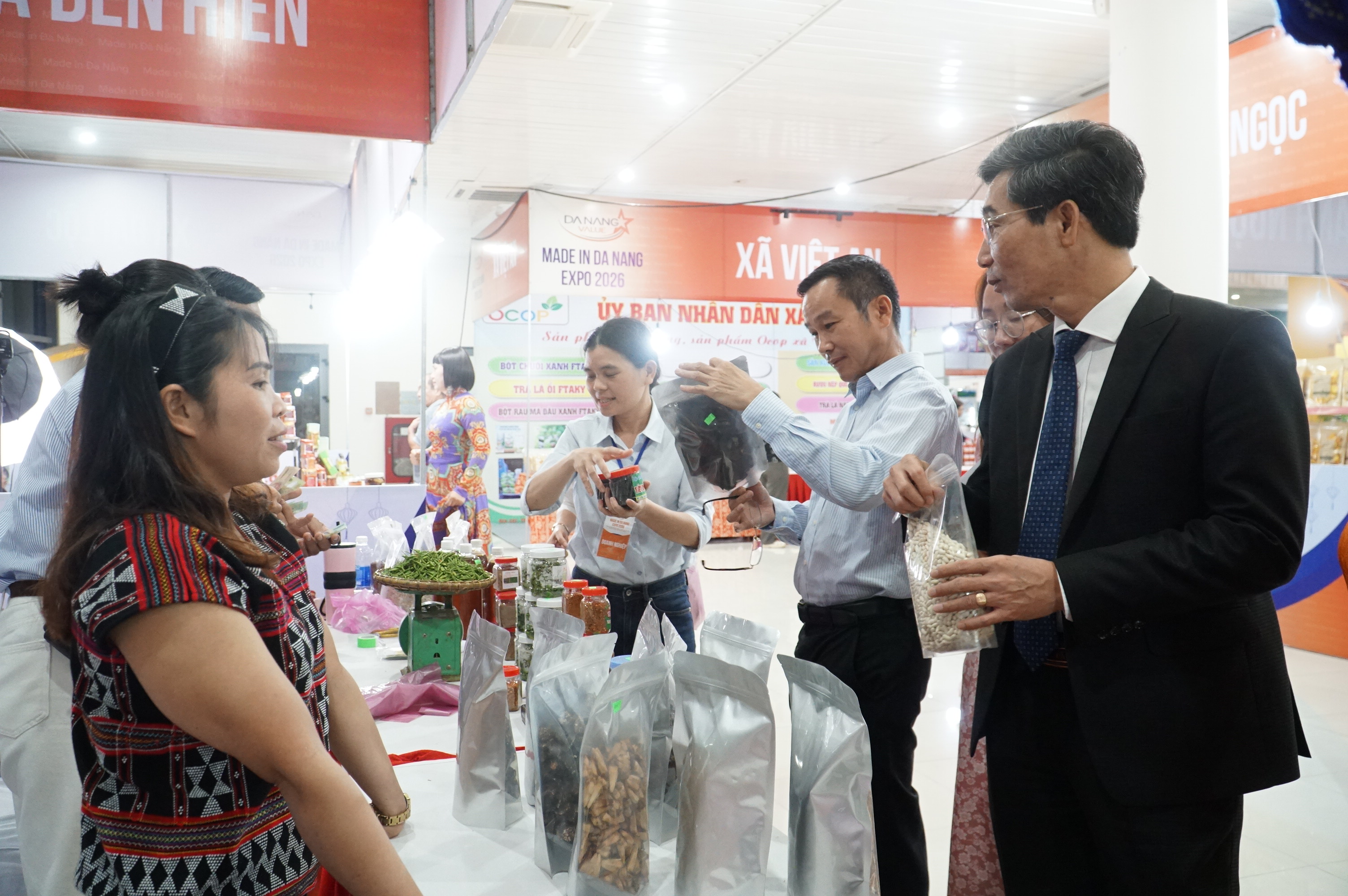 Nông sản miền núi Đà Nẵng hút khách tại ngày hội “Made in Da Nang”