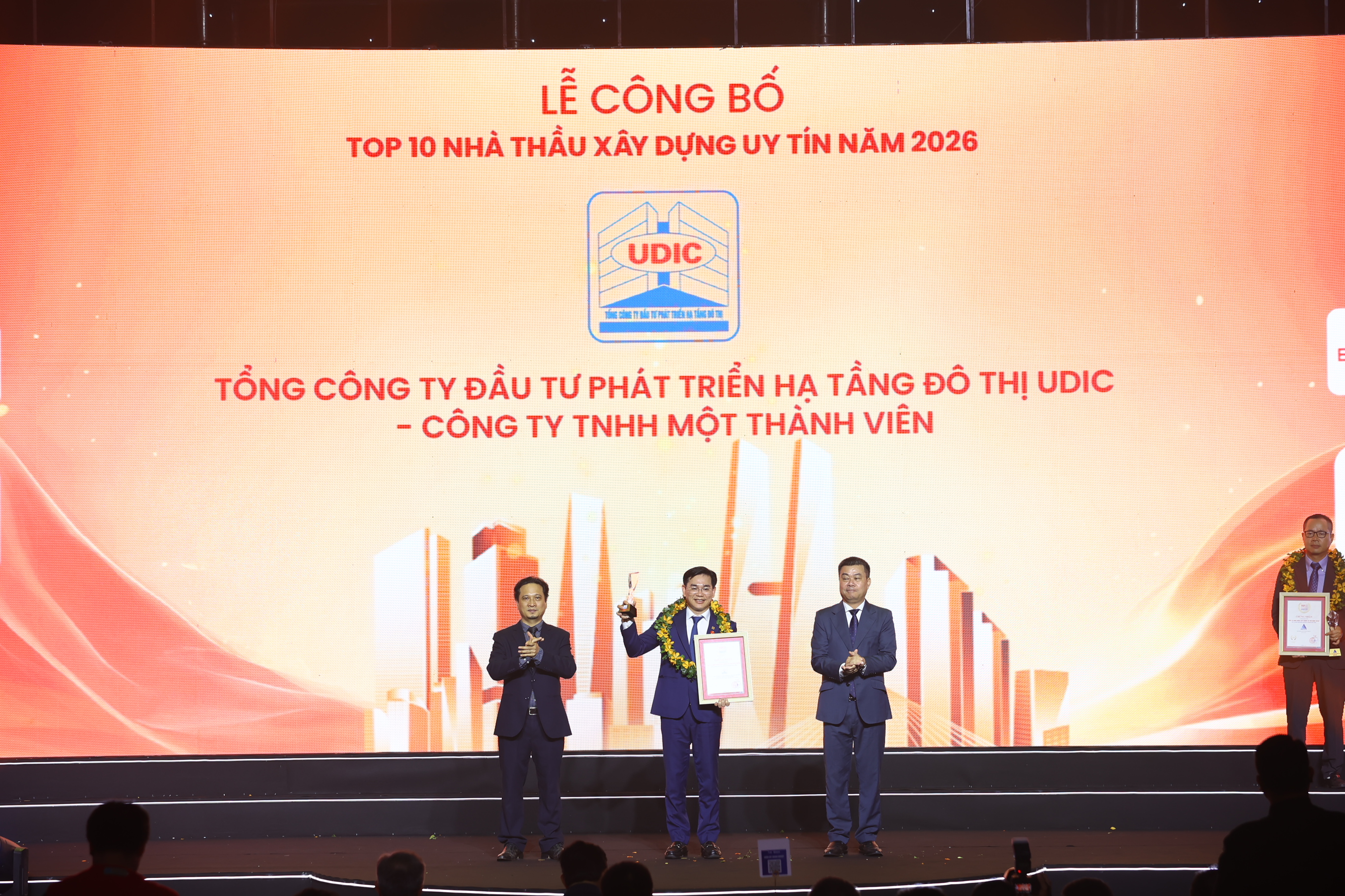UDIC được vinh danh TOP 10 & TOP 5 tại Lễ công bố công ty uy tín ngành bất động sản - xây dựng - vật liệu xây dựng