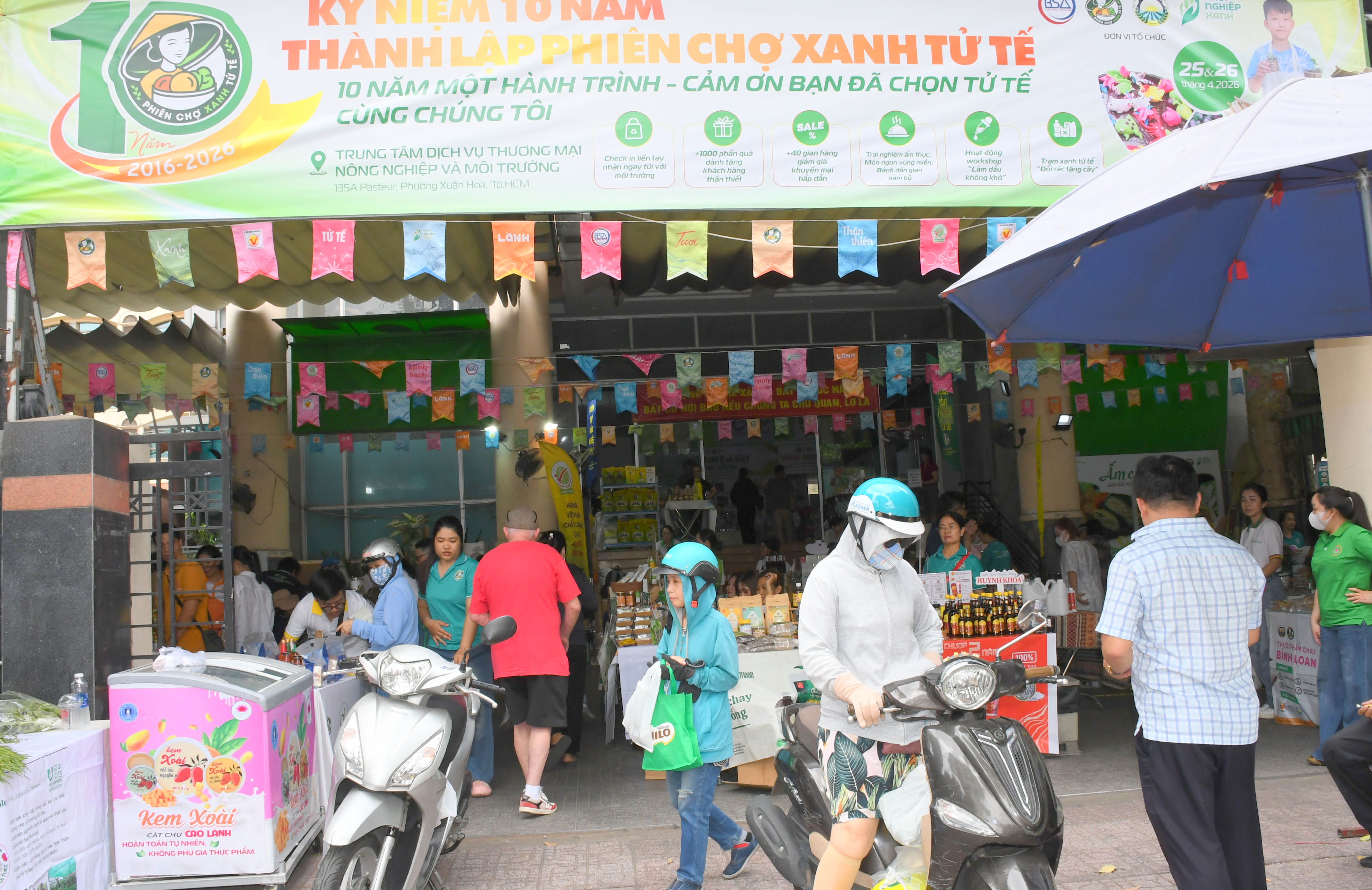 Phiên chợ Xanh - Tử tế: 10 năm lan toả tiêu dùng xanh, nông sản sạch